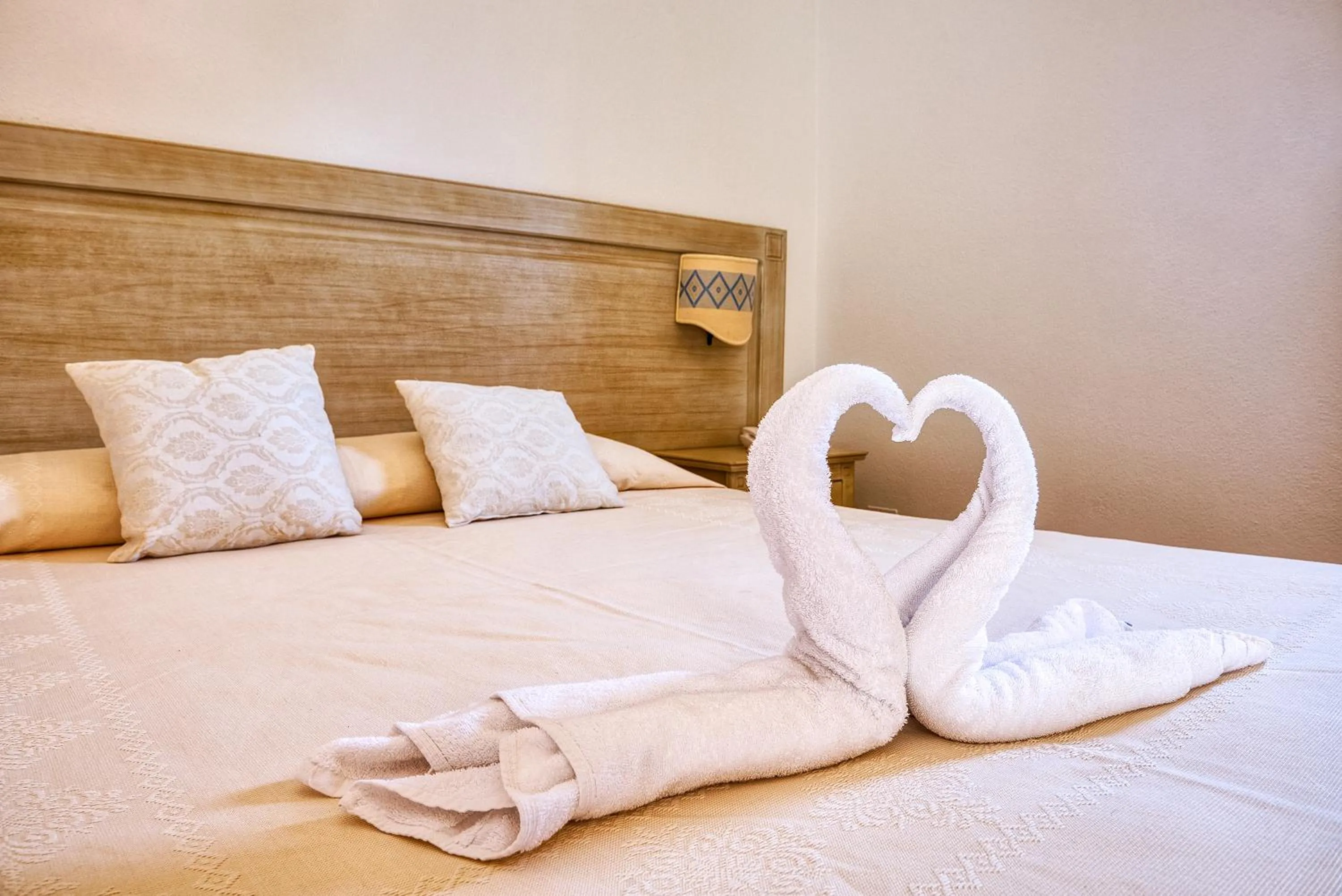 Bedroom, Bed in Hotel il Faro di Molara