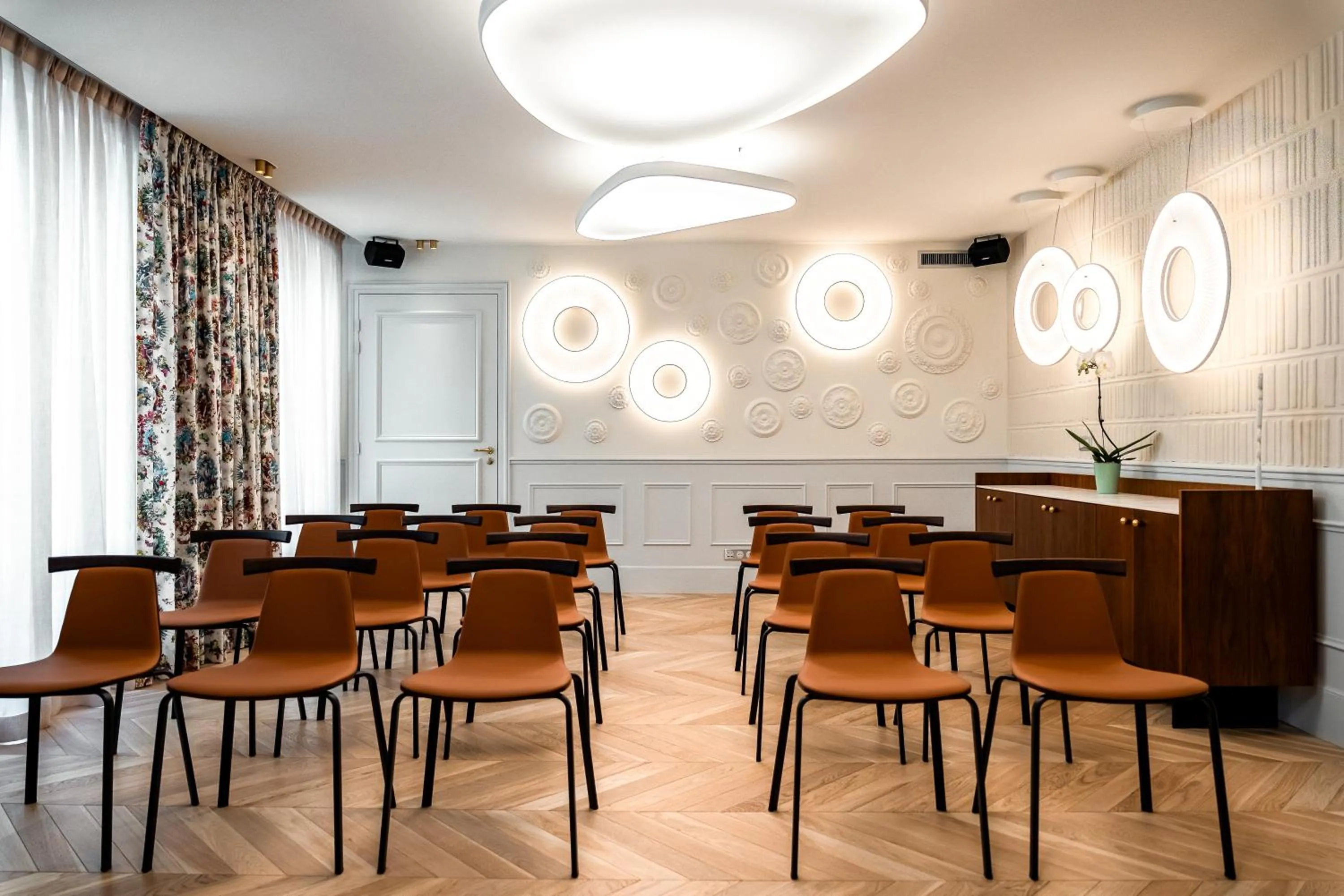 Meeting/conference room in Normandy Le Chantier