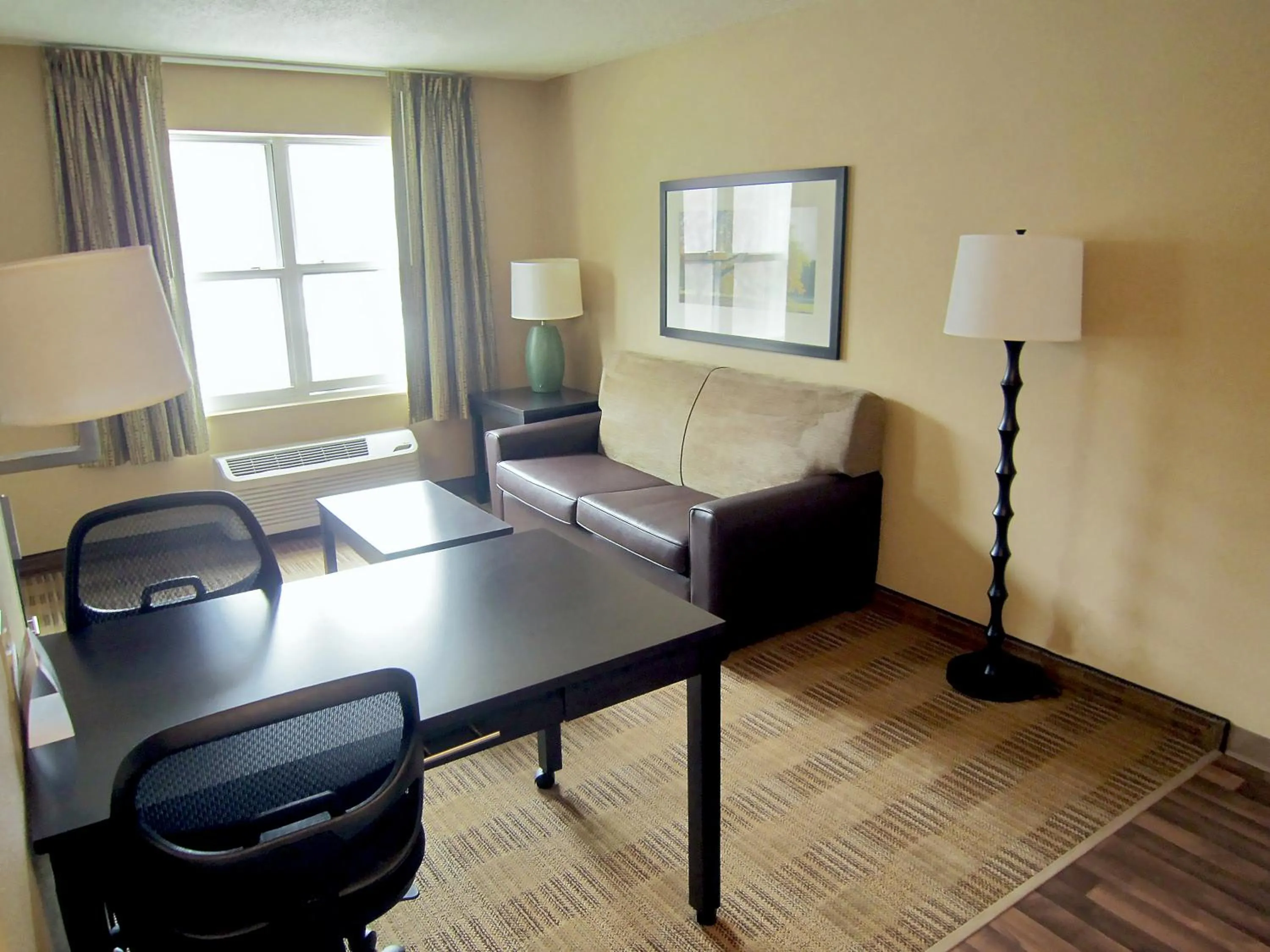 Seating area in Extended Stay America Suites - San Jose - Edenvale - South