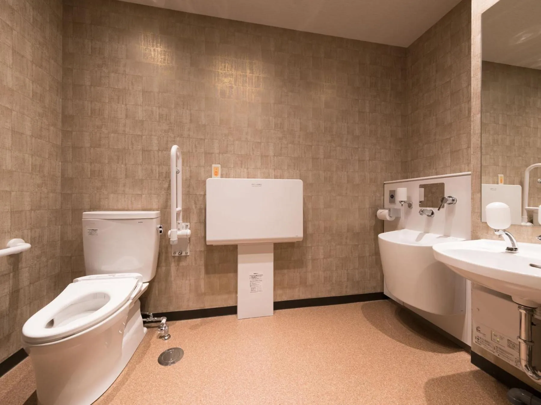 Lobby or reception in Super Hotel Tokyo Kinshicho Ekimae