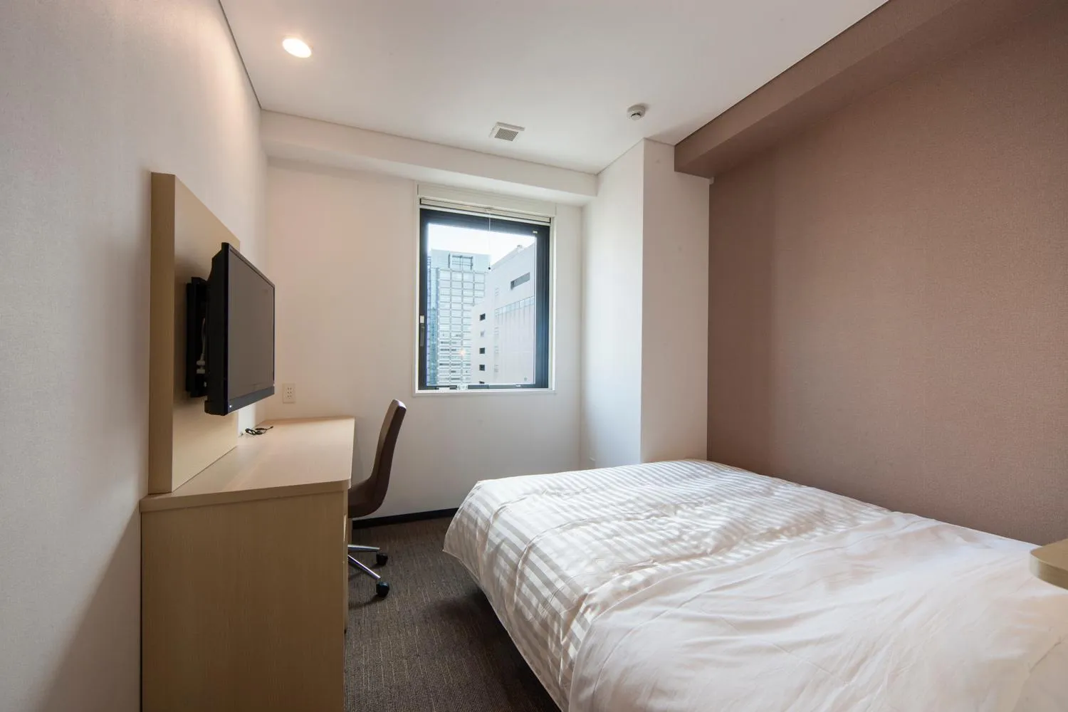 Photo of the whole room, Bed in Super Hotel Tokyo Kinshicho Ekimae