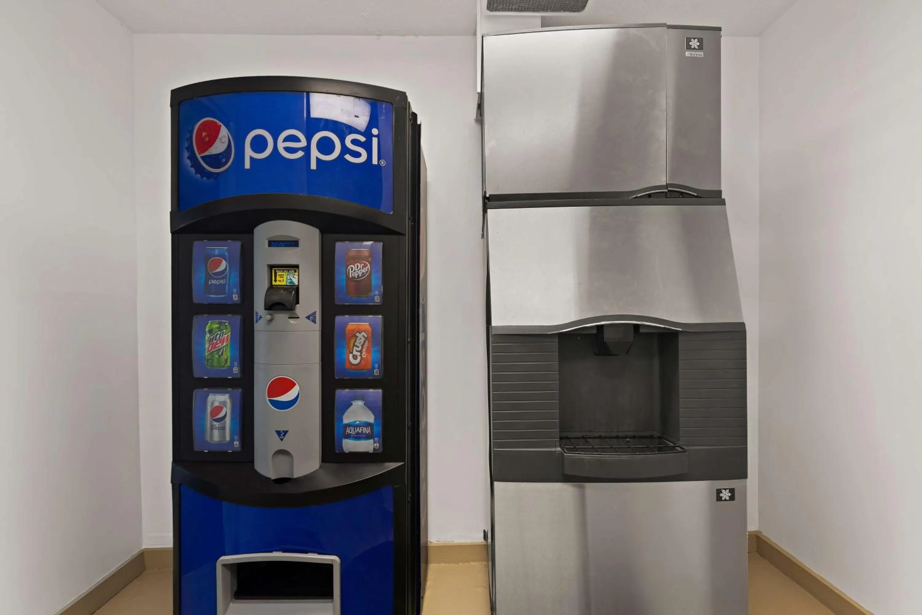 Property building in Best Western Port St. Lucie