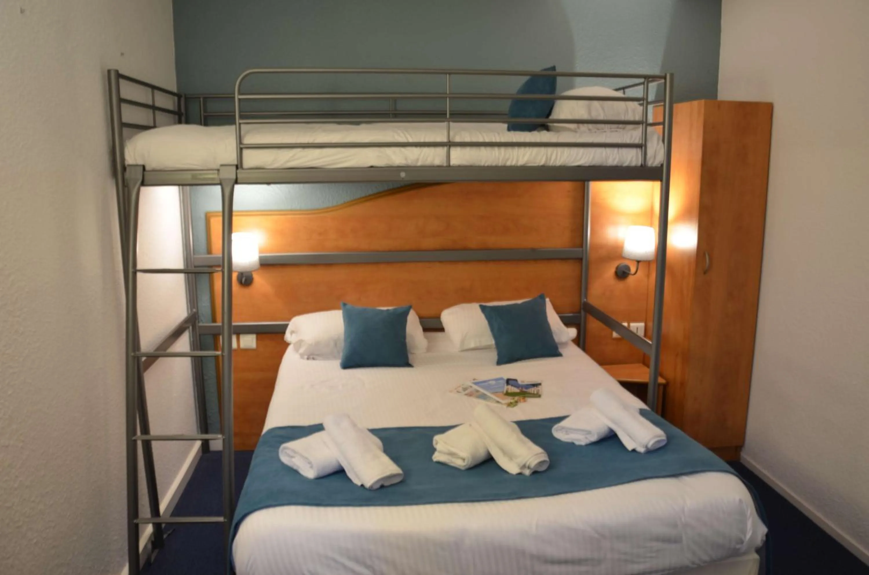 Bedroom, Bed in BRIT HOTEL Caen Hérouville