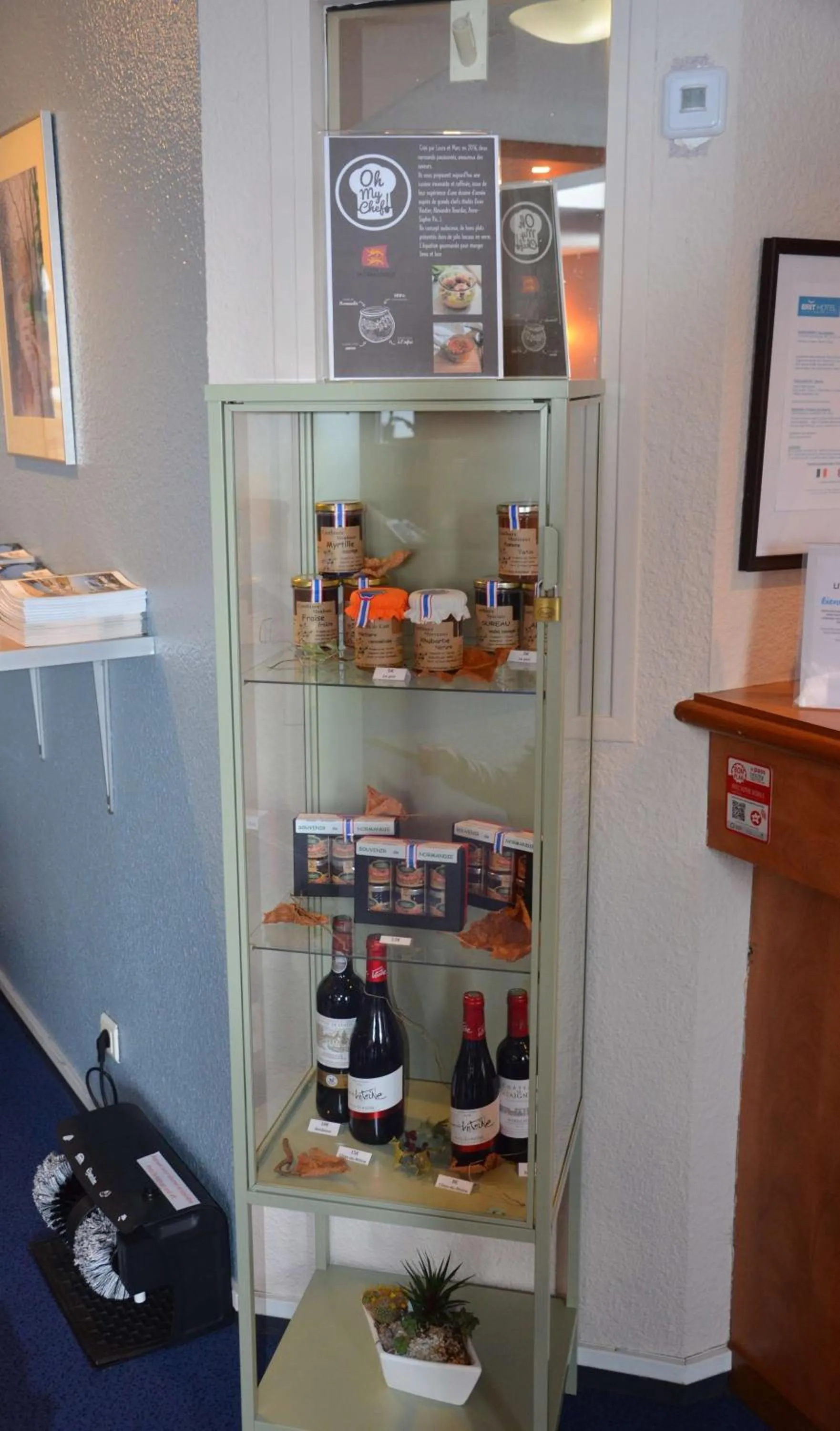 Lobby or reception in BRIT HOTEL Caen Hérouville