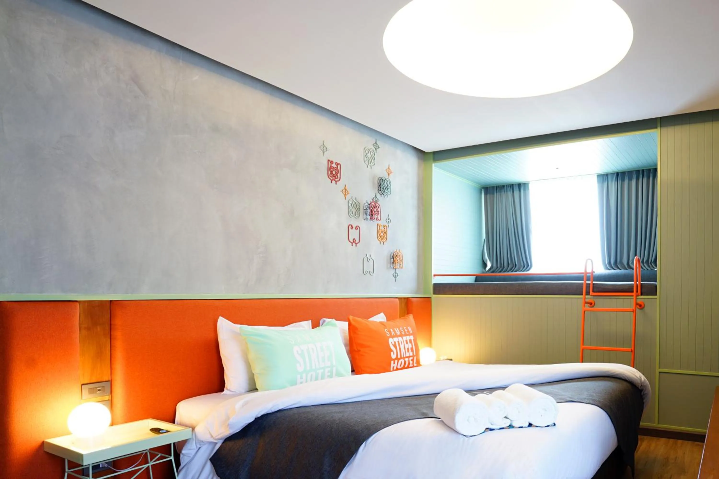 Bed in Samsen Street Hotel