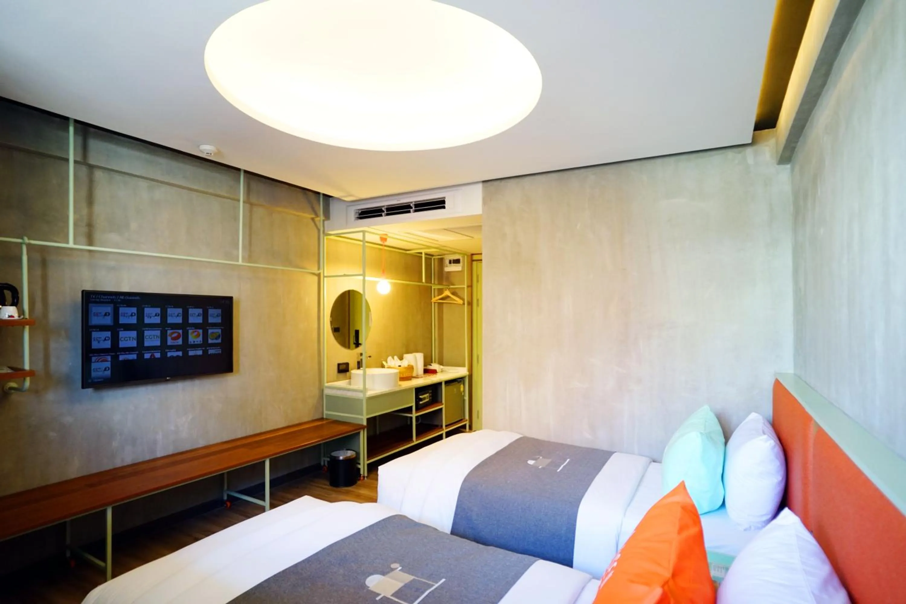 Bed in Samsen Street Hotel