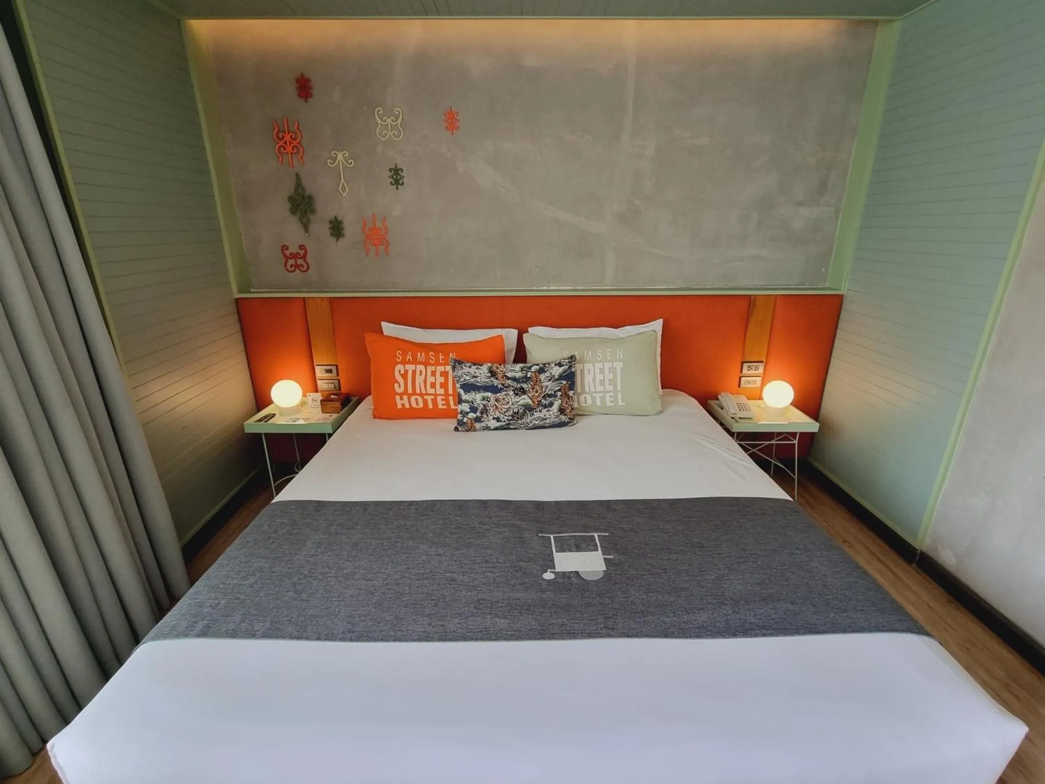 Bed in Samsen Street Hotel
