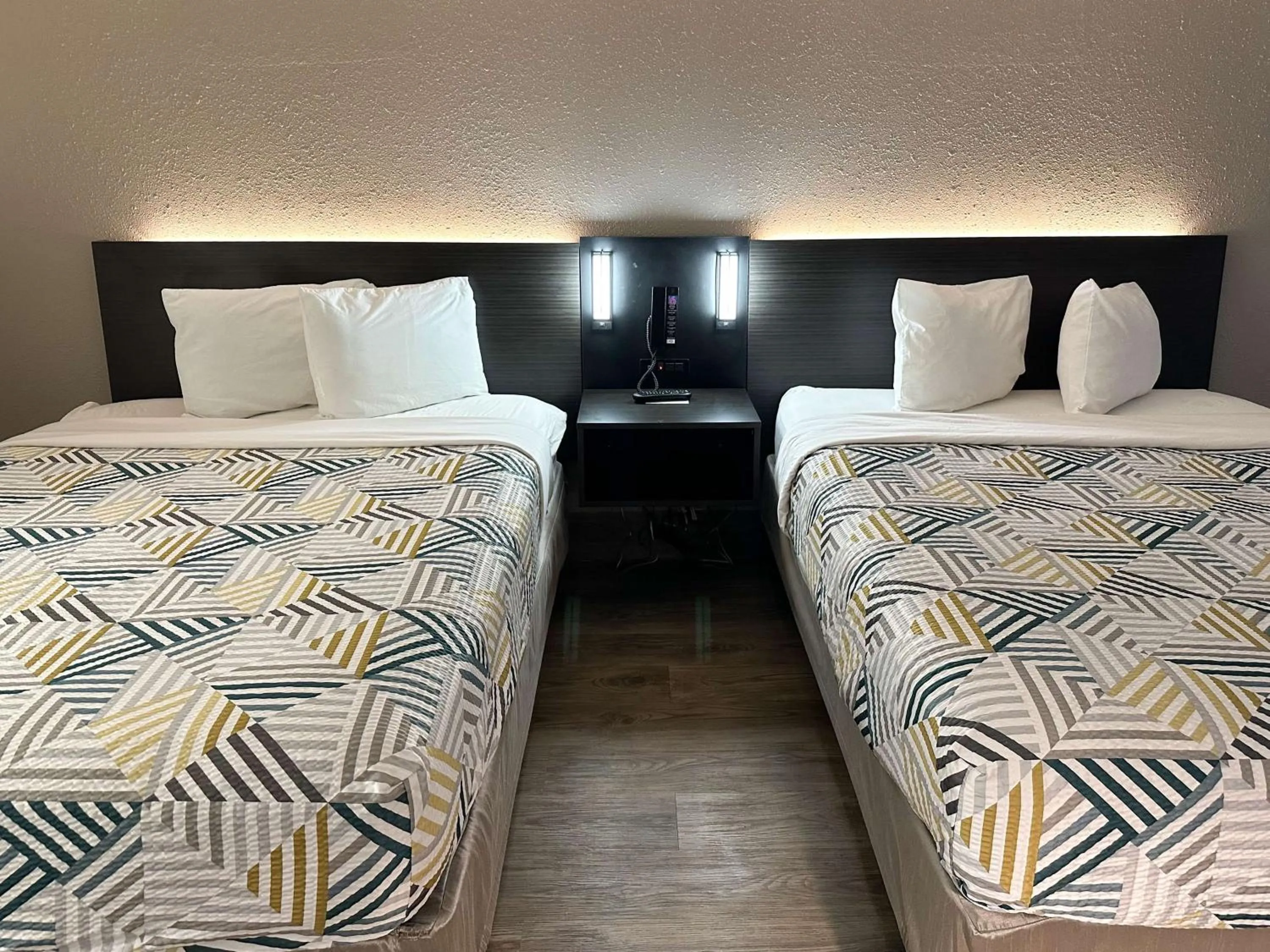 Bedroom, Bed in Motel 6-Pooler, GA - Savannah Airport