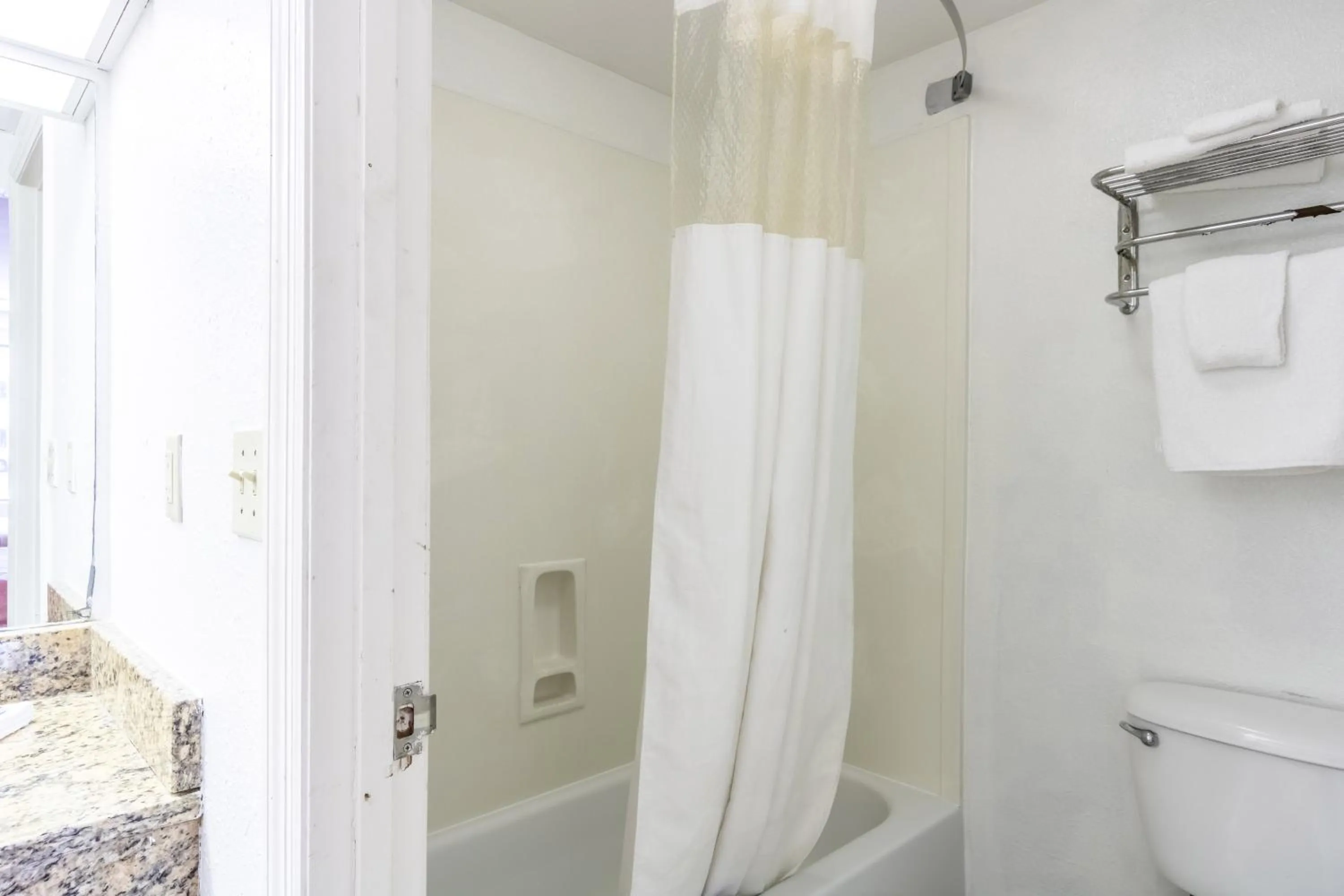 Bathroom in Motel 6-Pooler, GA - Savannah Airport