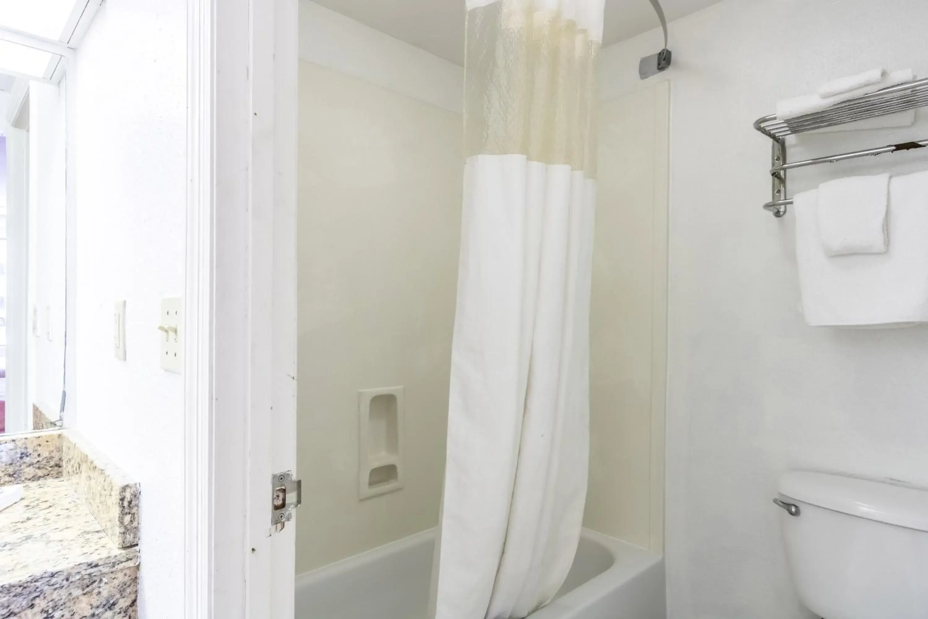 King Room - Non-Smoking in Motel 6-Pooler, GA - Savannah Airport King Room - Non-Smoking in Motel 6-Pooler, GA - Savannah Airport