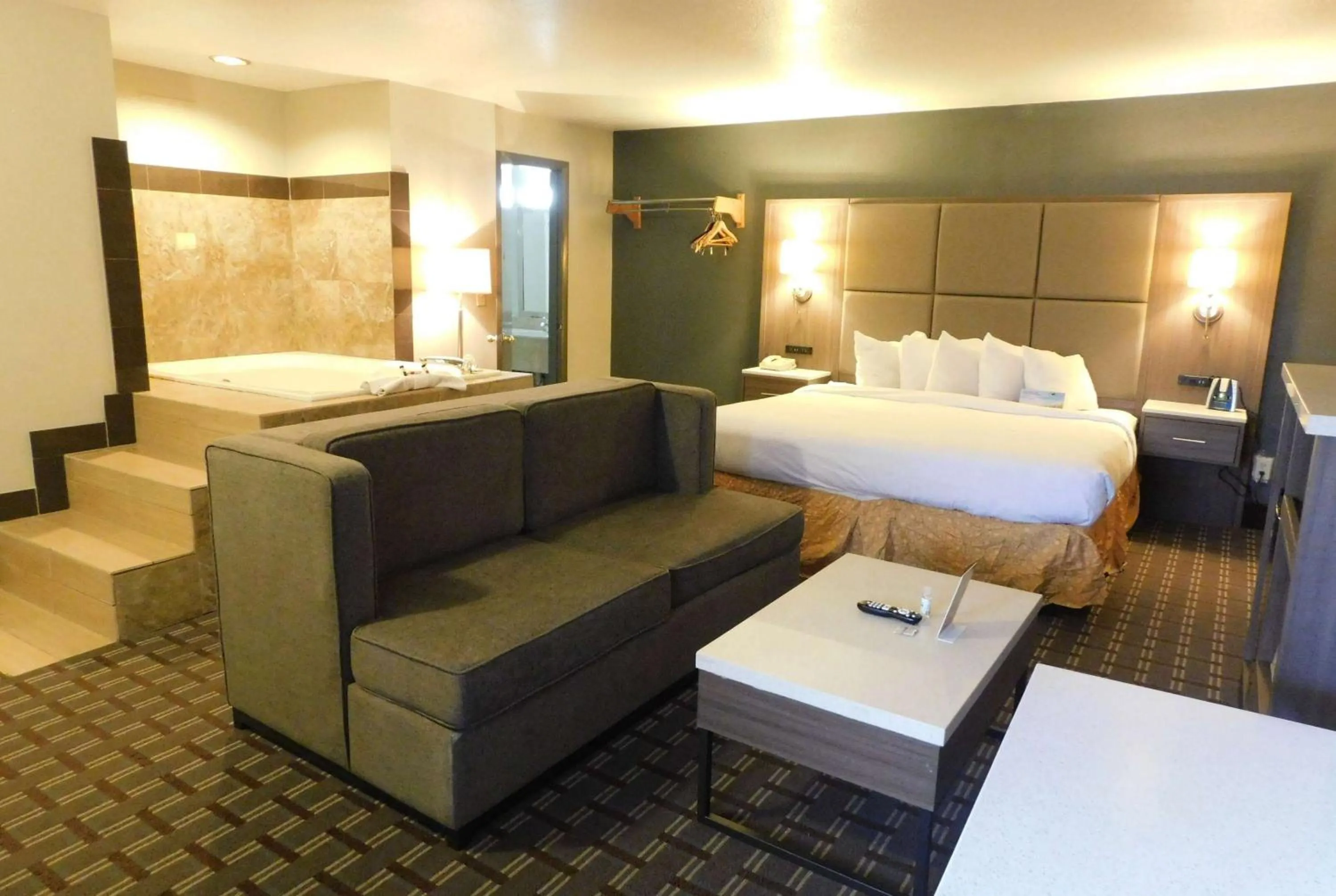 Photo of the whole room, Bed in Days Inn & Suites by Wyndham Downtown Gatlinburg Parkway