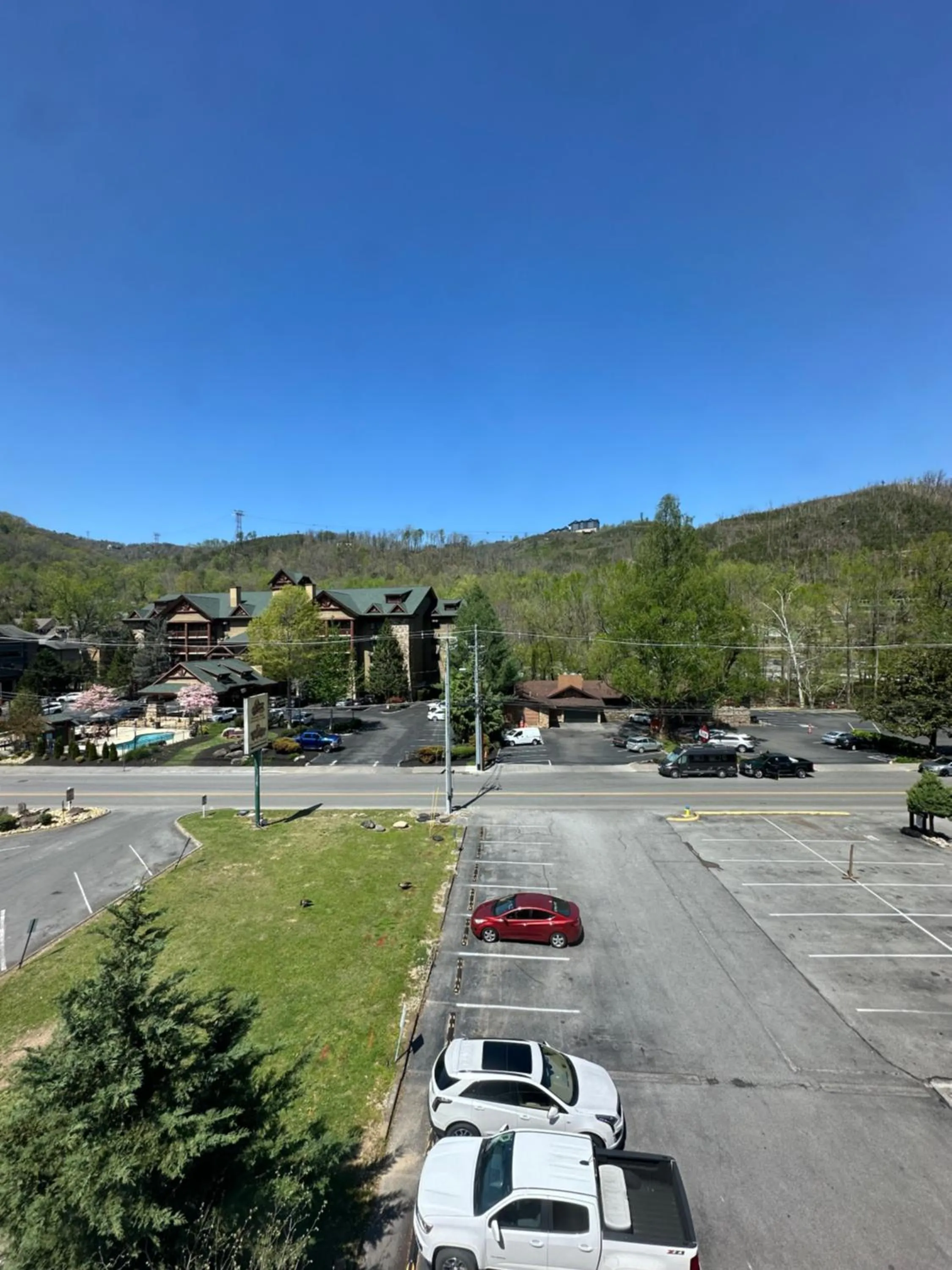 Days Inn & Suites by Wyndham Downtown Gatlinburg Parkway
