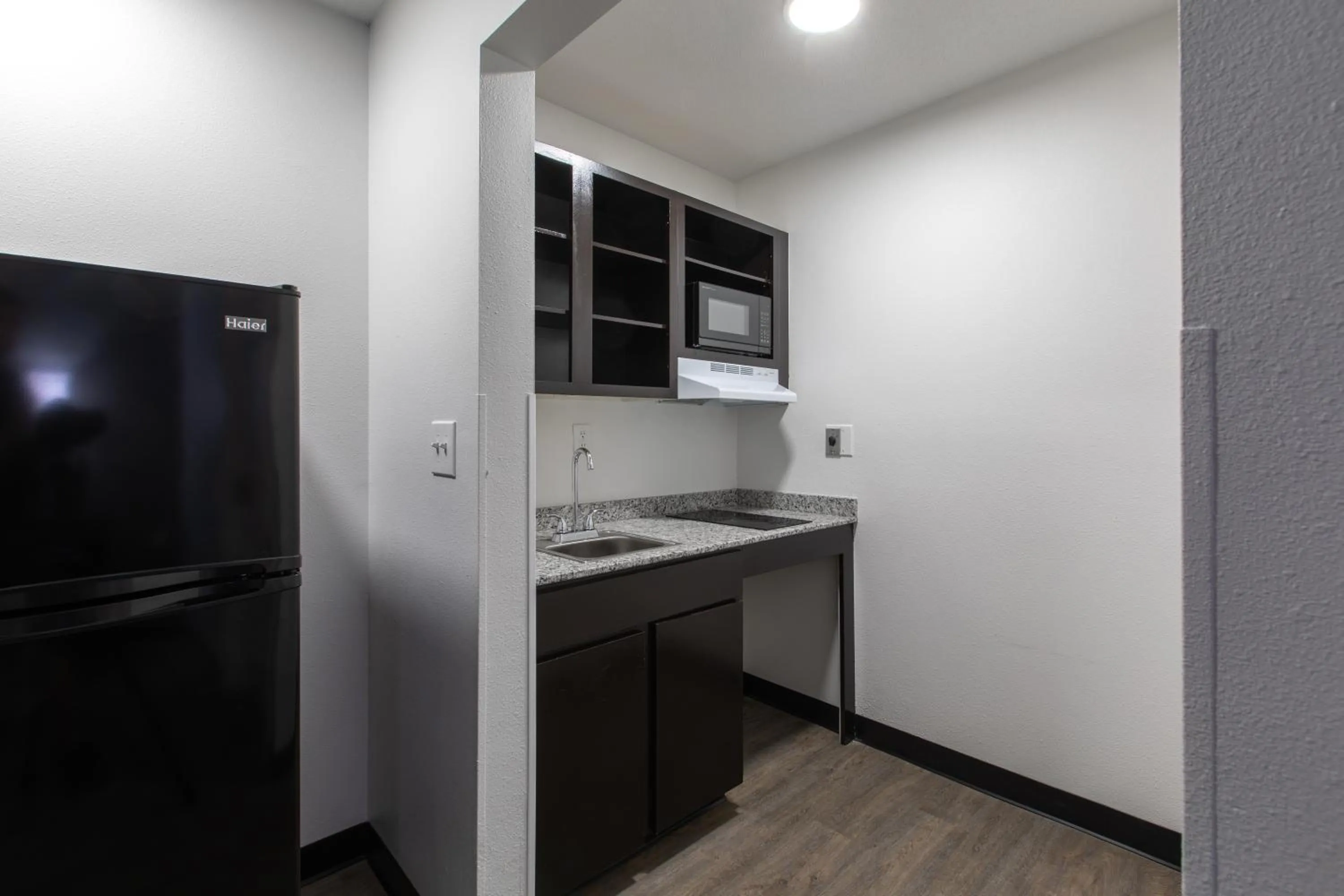 Kitchen or kitchenette in Motel 6-Greenville, SC - I-85 Near Downtown