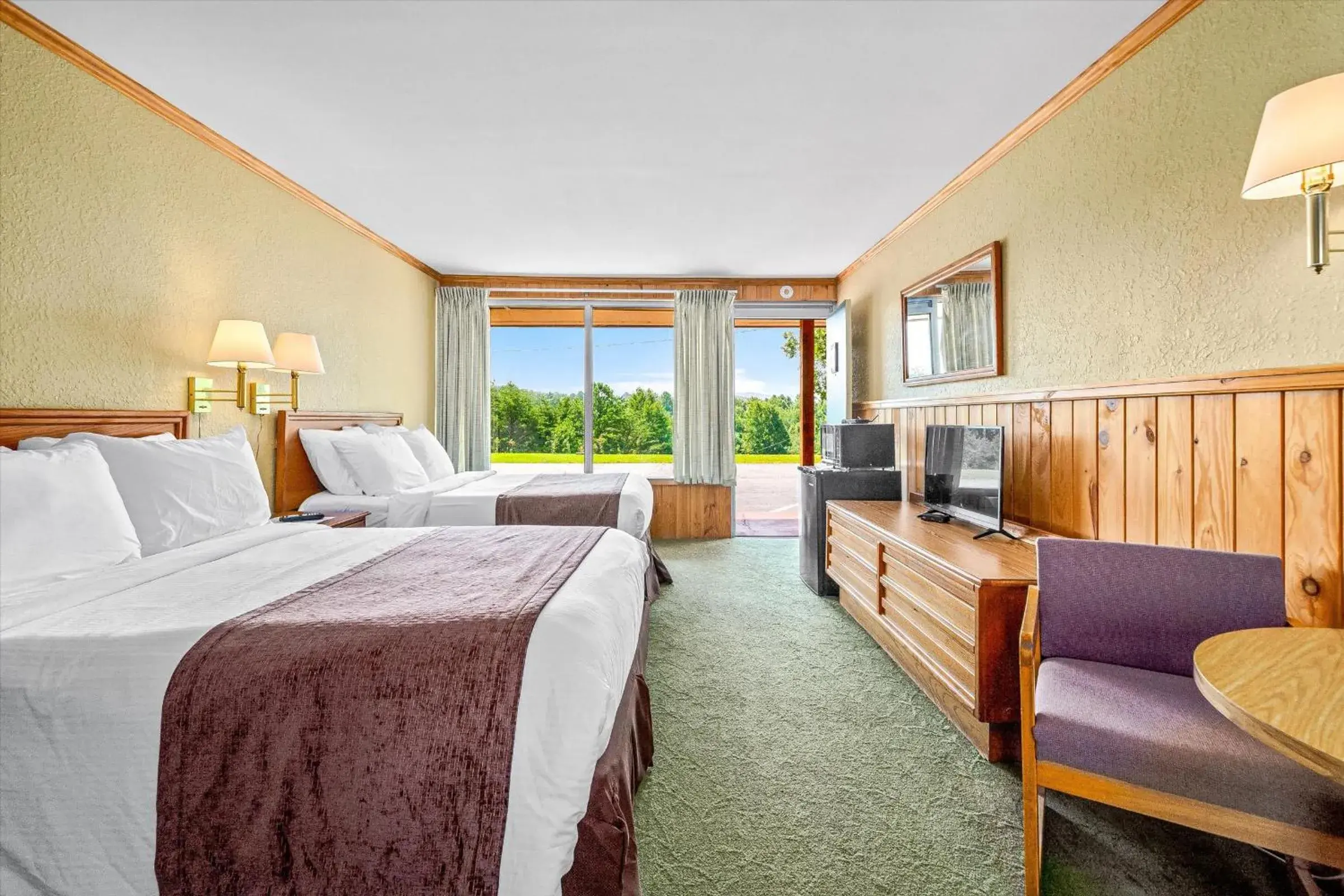 Double Room with Two Double Beds in Early Blue Motel Double Room with Two Double Beds in Early Blue Motel