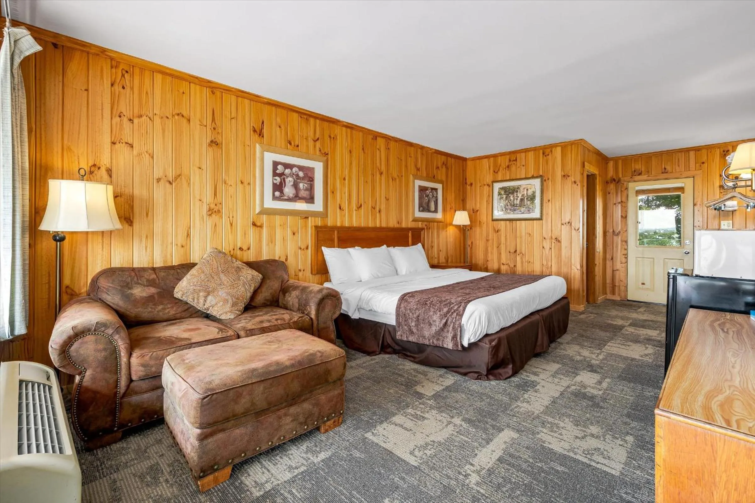 Photo of the whole room, Bed in Early Blue Motel