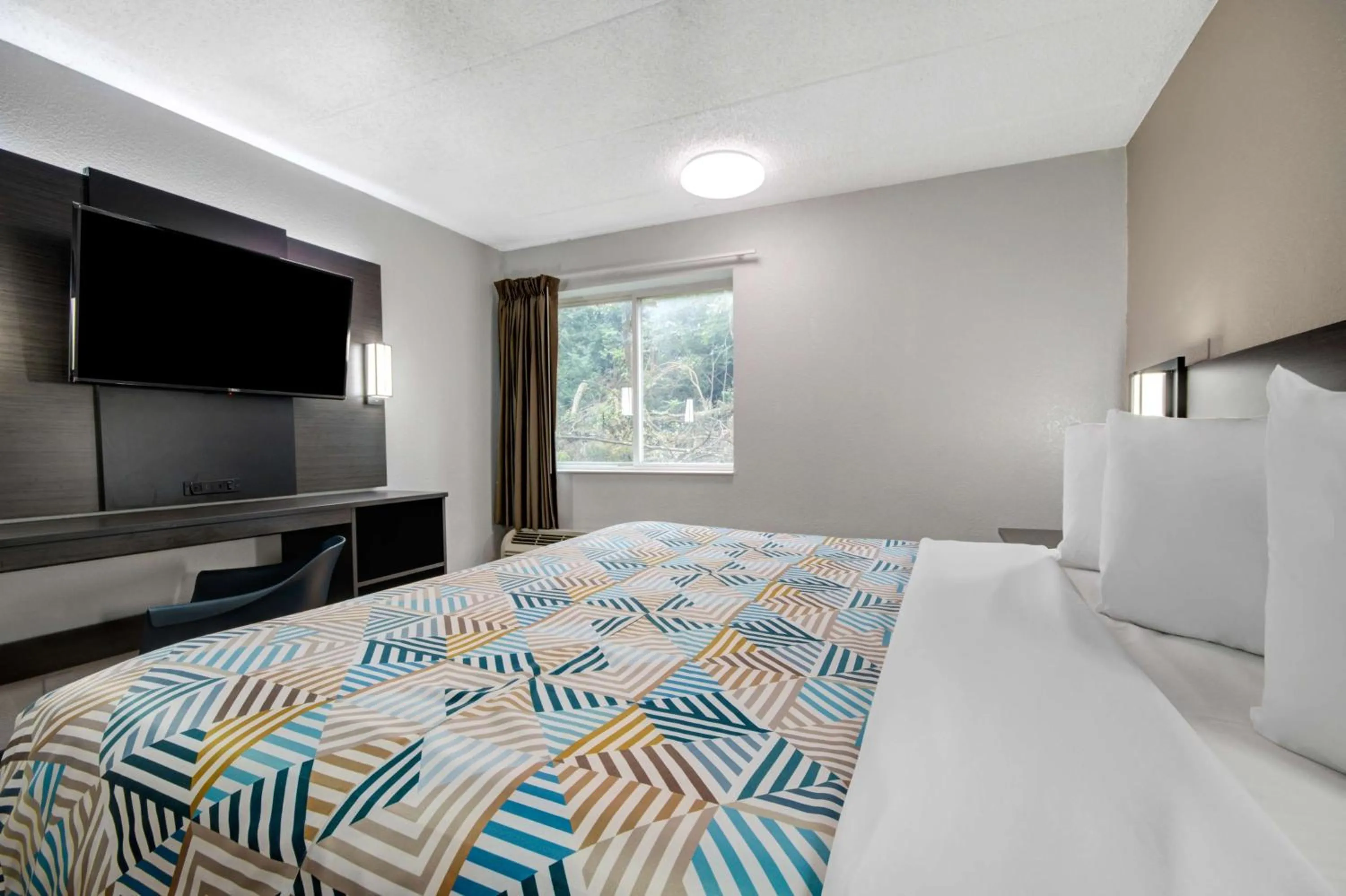 Bedroom, Bed in Motel 6-York, PA - North