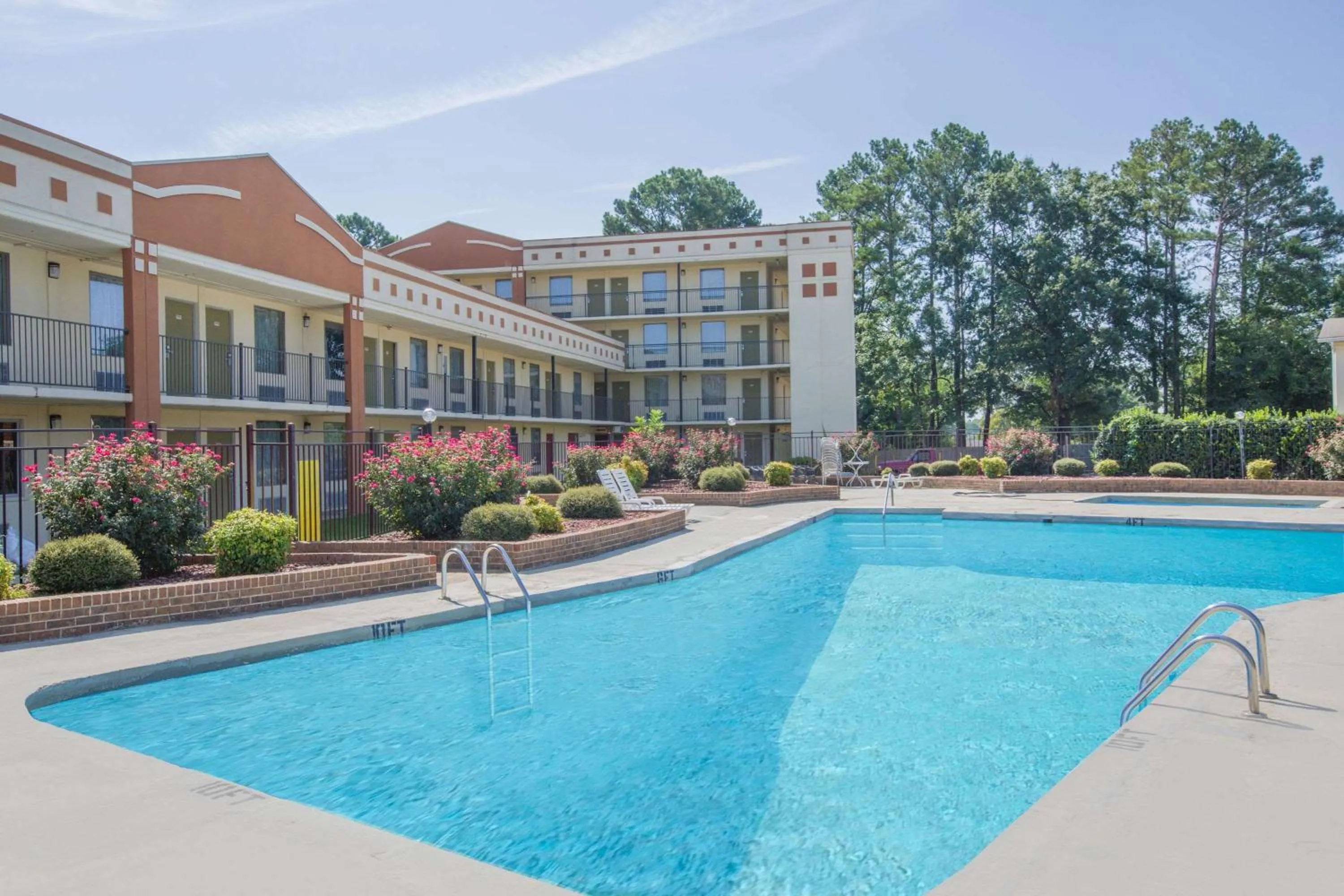 On site in Super 8 by Wyndham Jasper