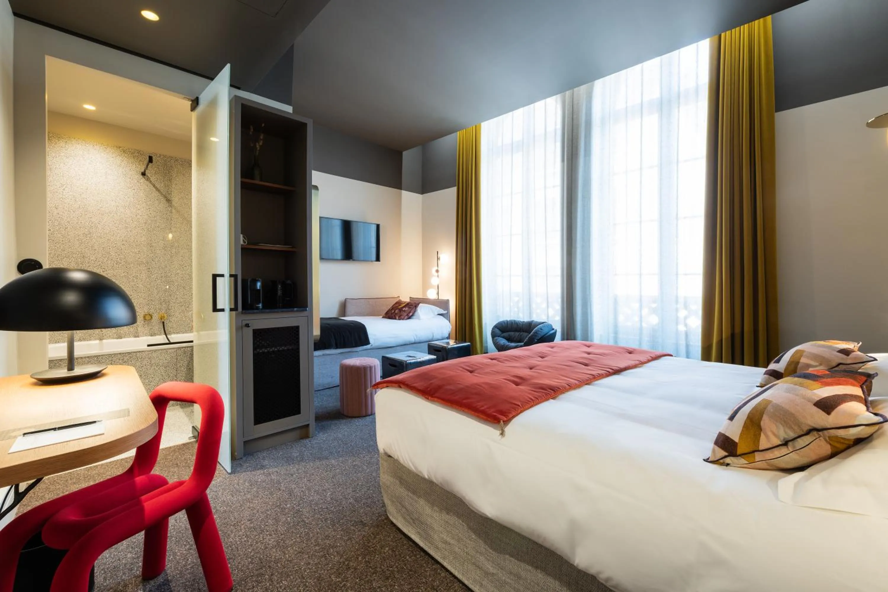 Family, Bed in Hôtel de l'Abbaye Lyon - Boutique Hôtel