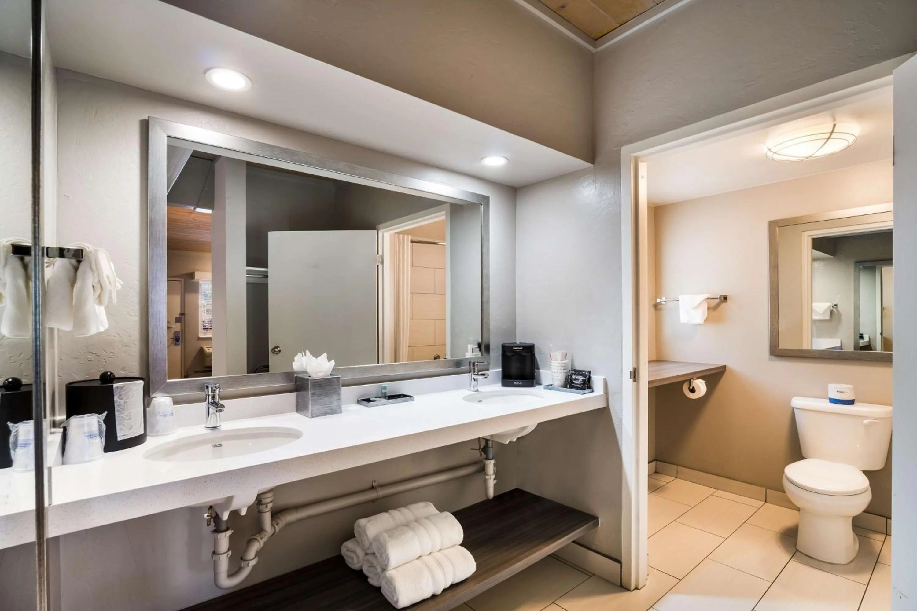 Bathroom in Best Western Antlers at Glenwood Springs