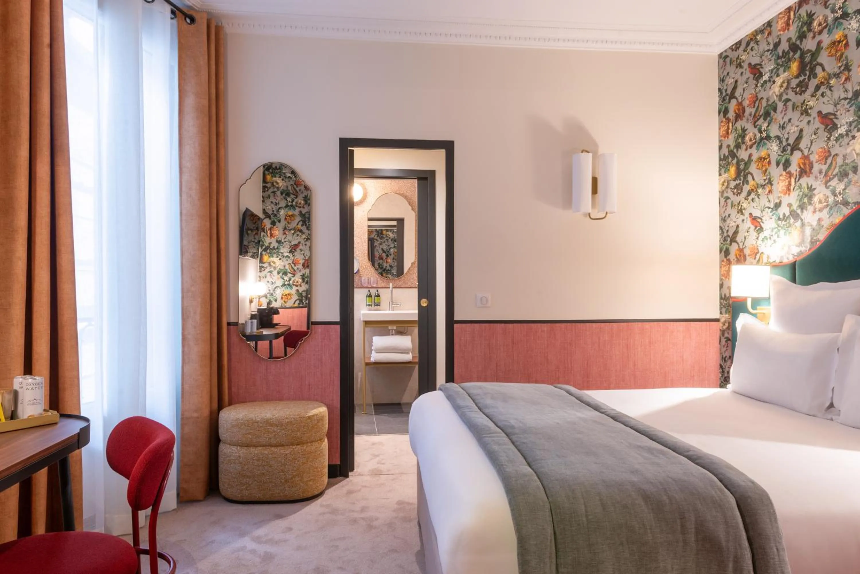 Bedroom, Bed in Hôtel Brittany