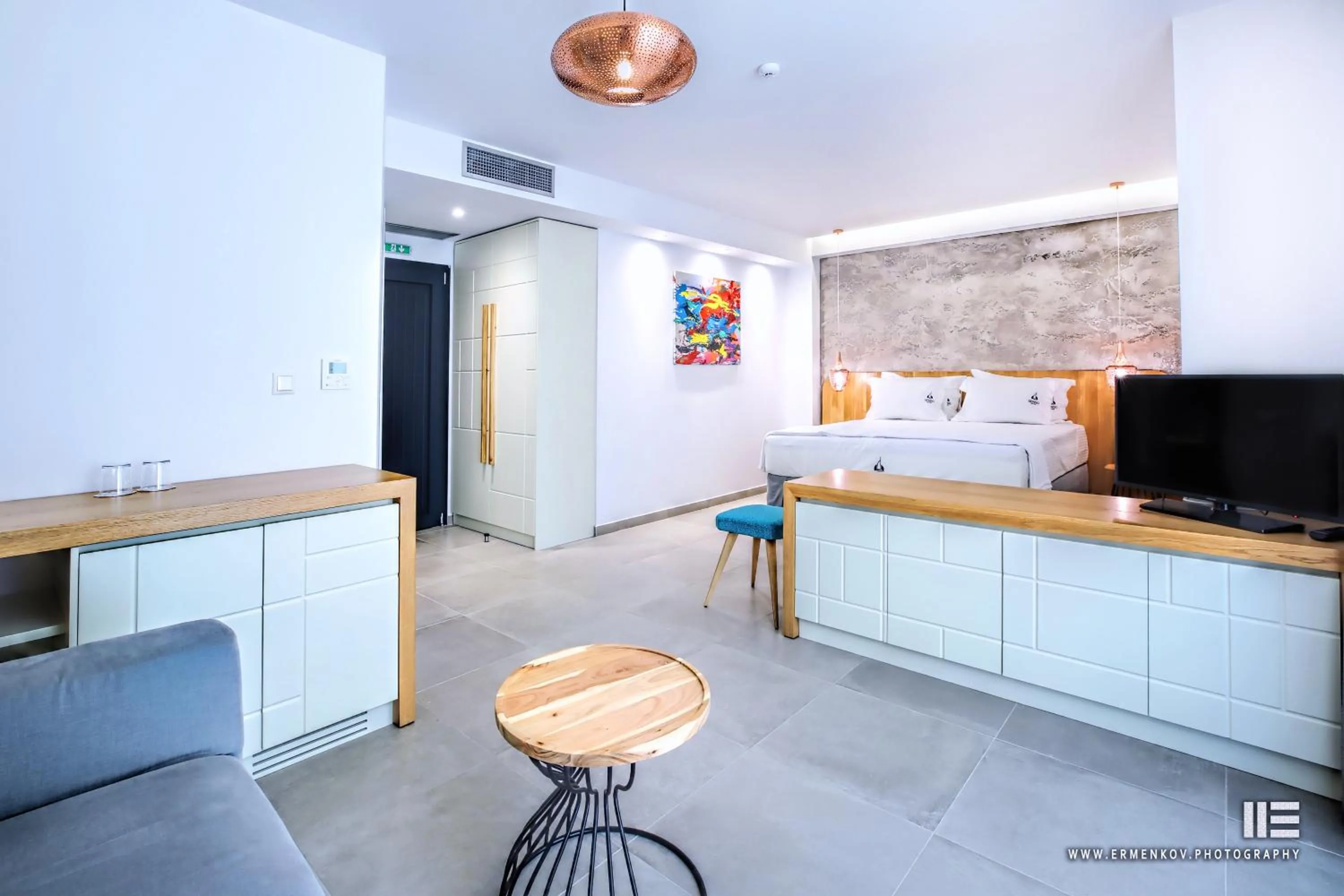 Communal lounge/ TV room in Senso Suites