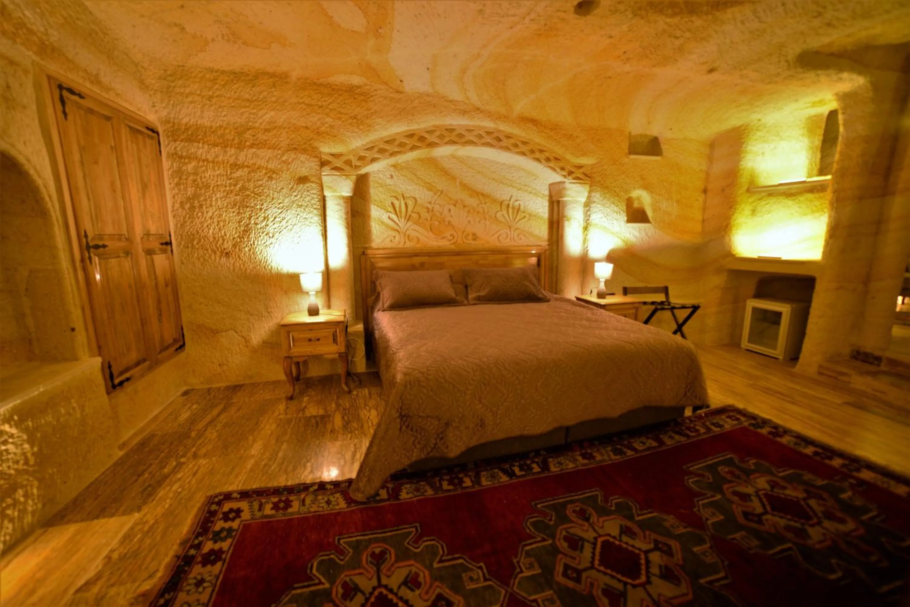 Bed in Crassus Cave Hotel