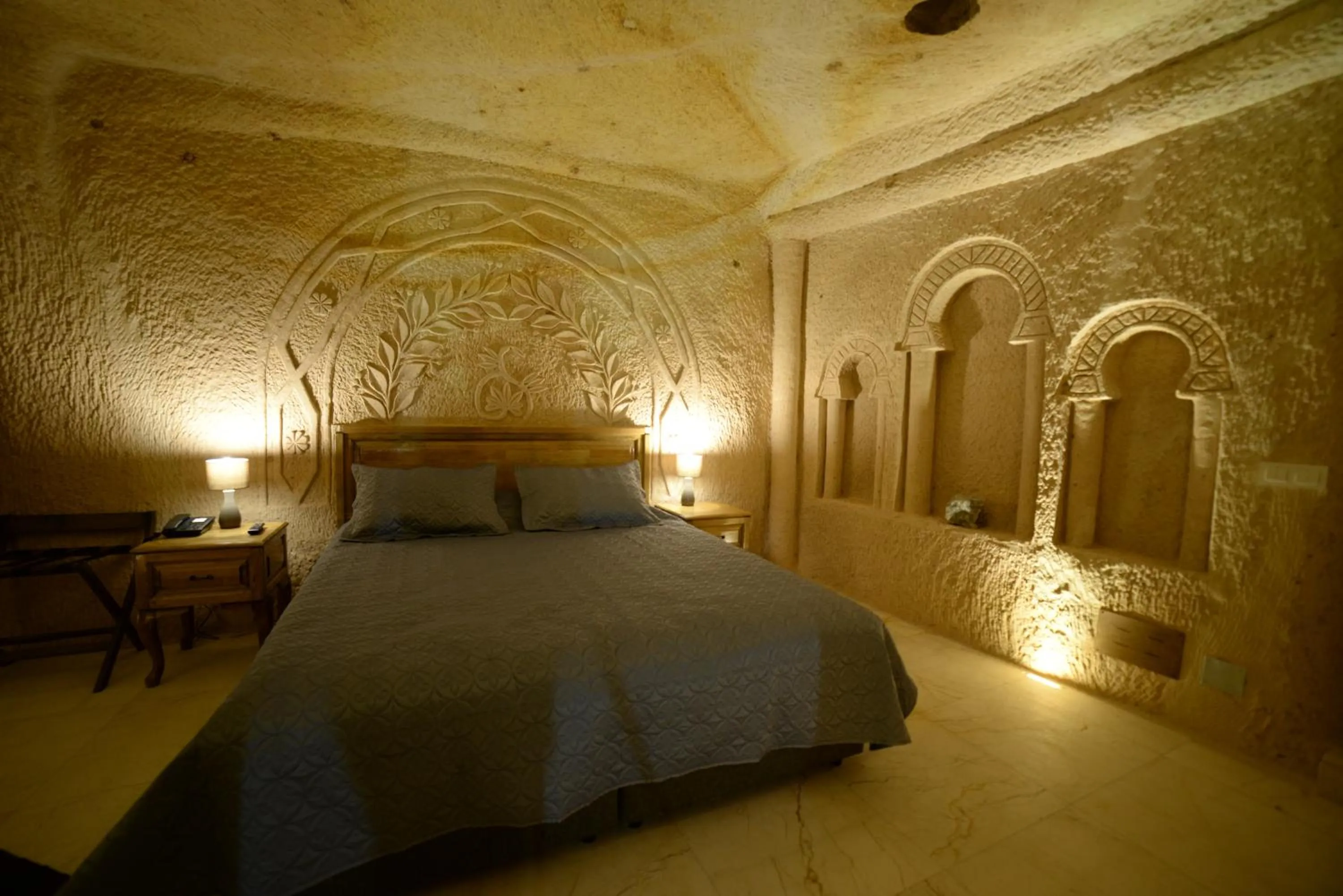 Bed in Crassus Cave Hotel