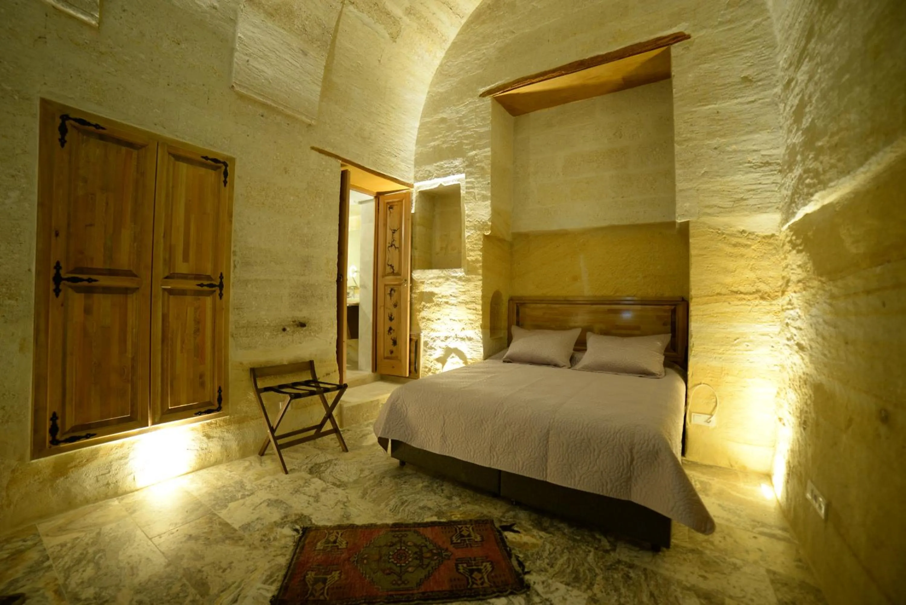 Bed in Crassus Cave Hotel