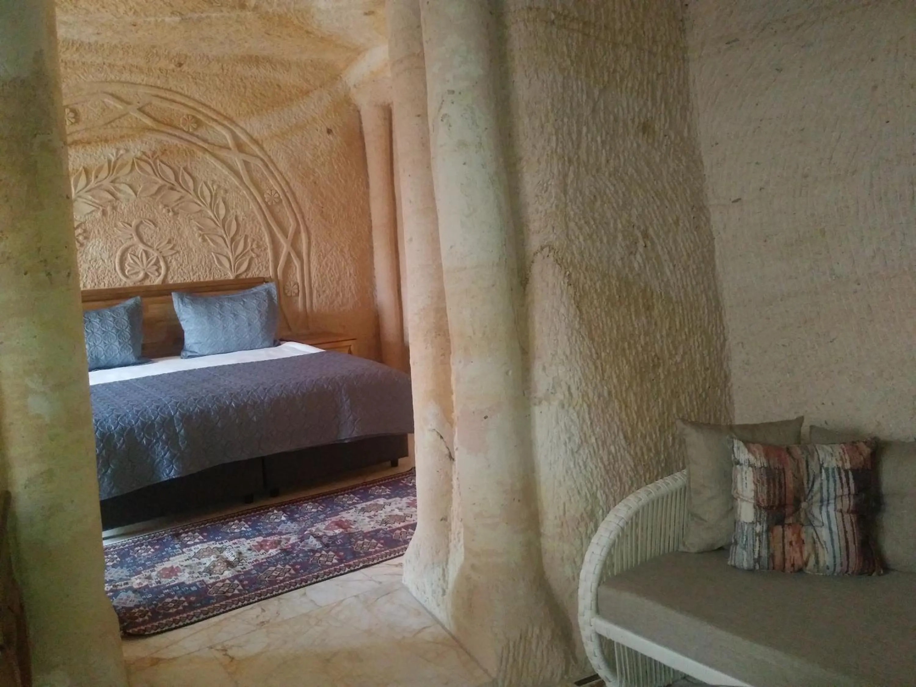 Bed in Crassus Cave Hotel