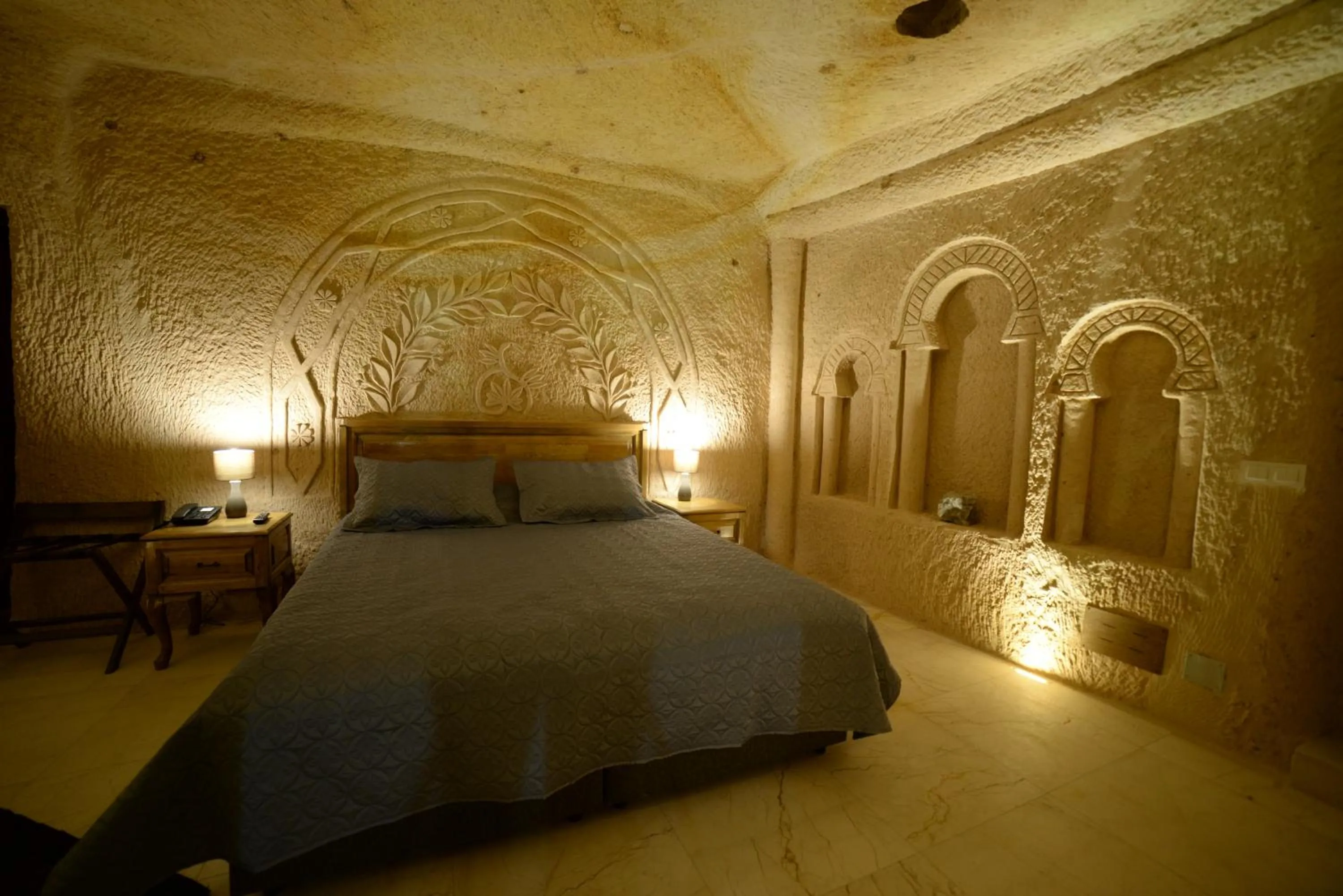 Bed in Crassus Cave Hotel