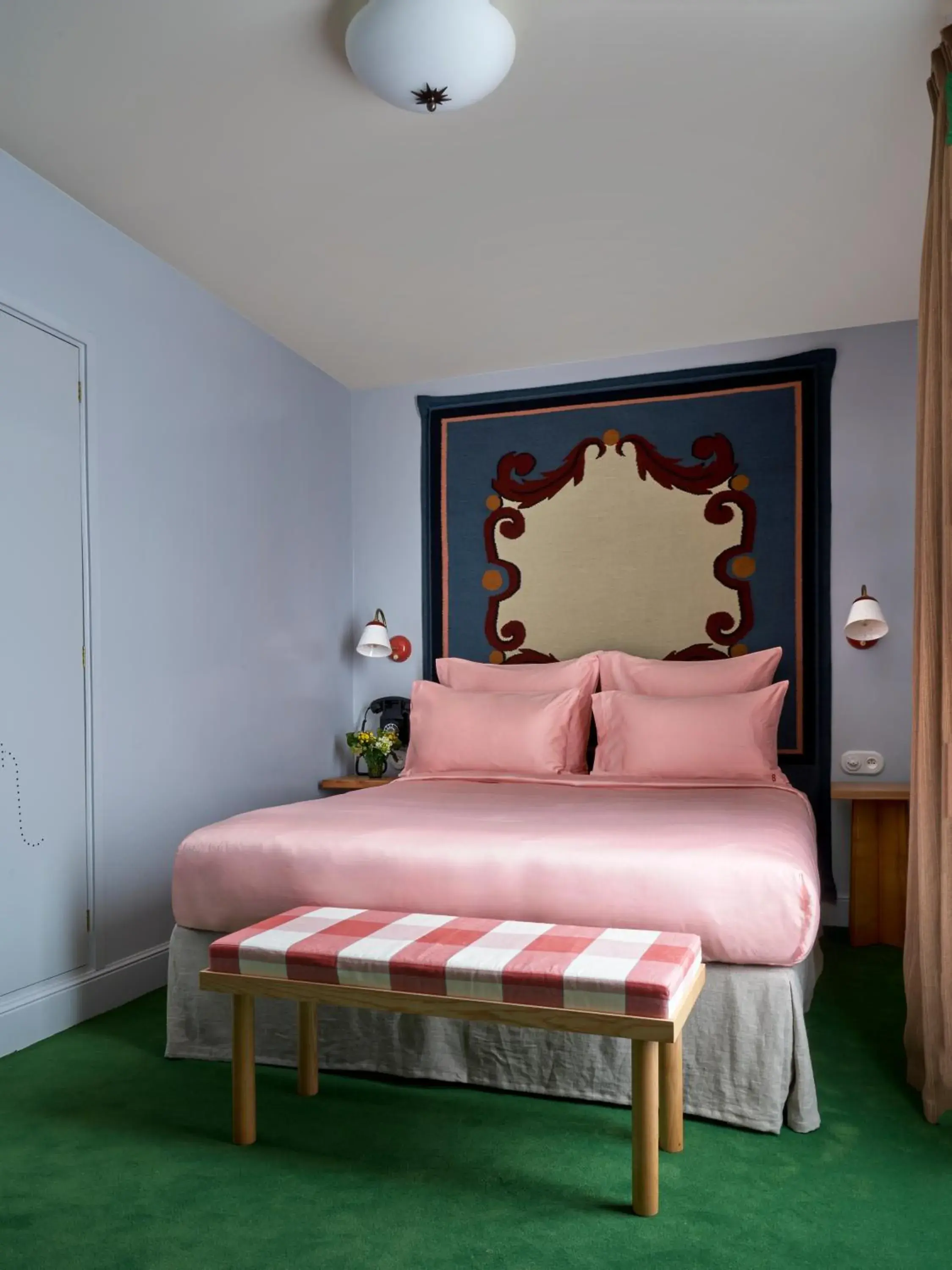 Standard Queen Room in Hôtel de La Boétie Standard Queen Room in Hôtel de La Boétie