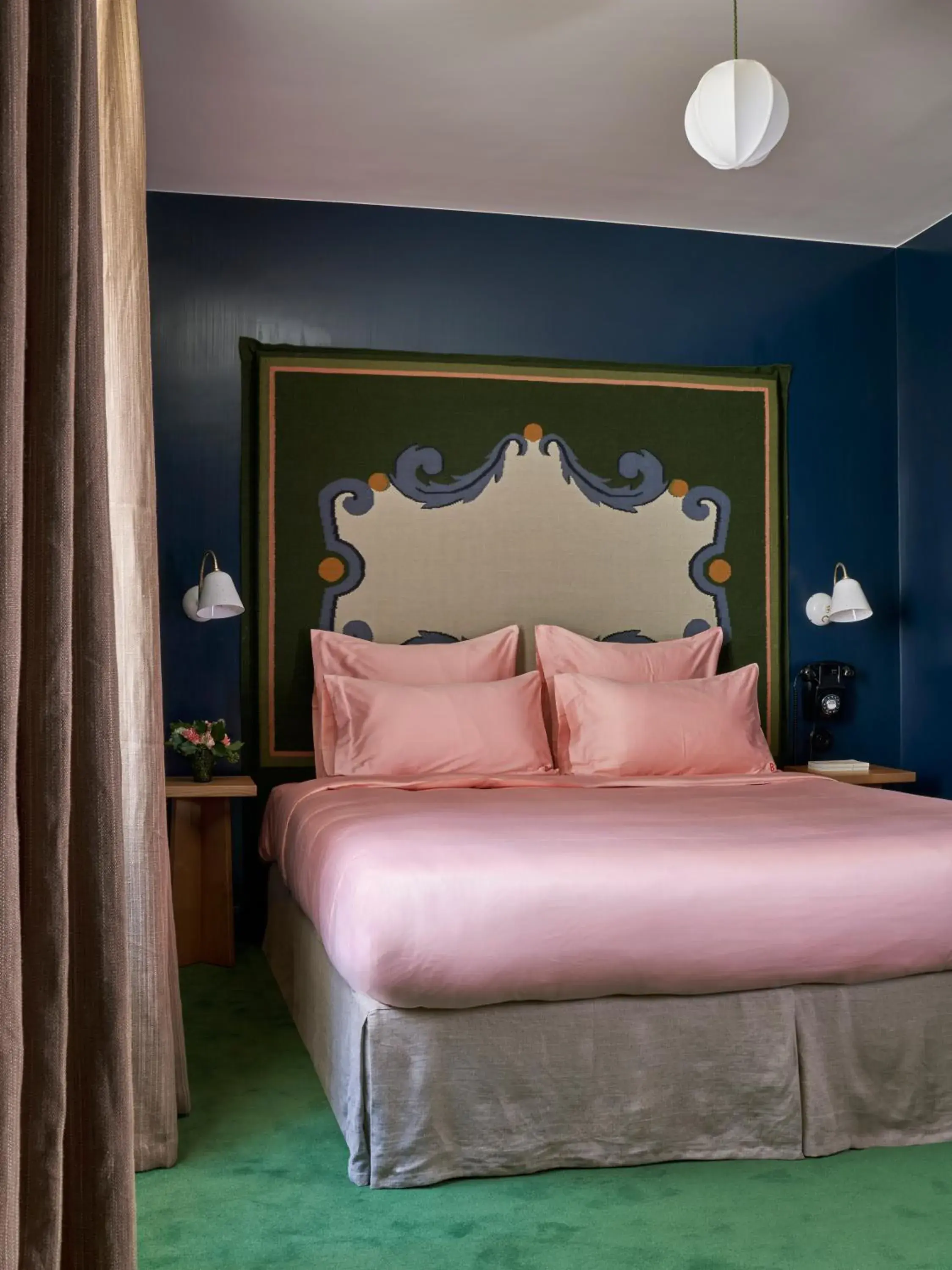 Superior King Room in Hôtel de La Boétie Superior King Room in Hôtel de La Boétie