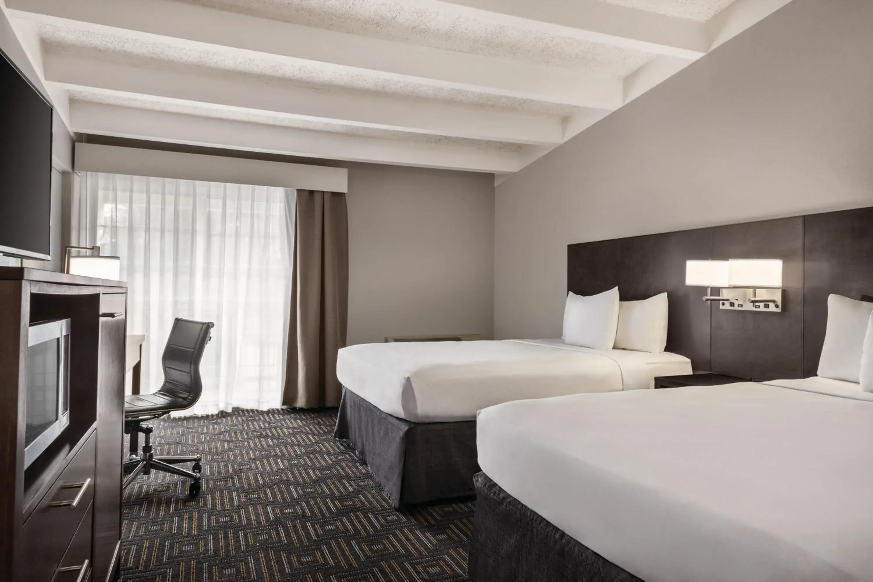 Premium Queen Room with Two Queen Beds - Disability Access/Non-Smoking in Country Inn & Suites by Radisson, Woodbury, MN Premium Queen Room with Two Queen Beds - Disability Access/Non-Smoking in Country Inn & Suites by Radisson, Woodbury, MN