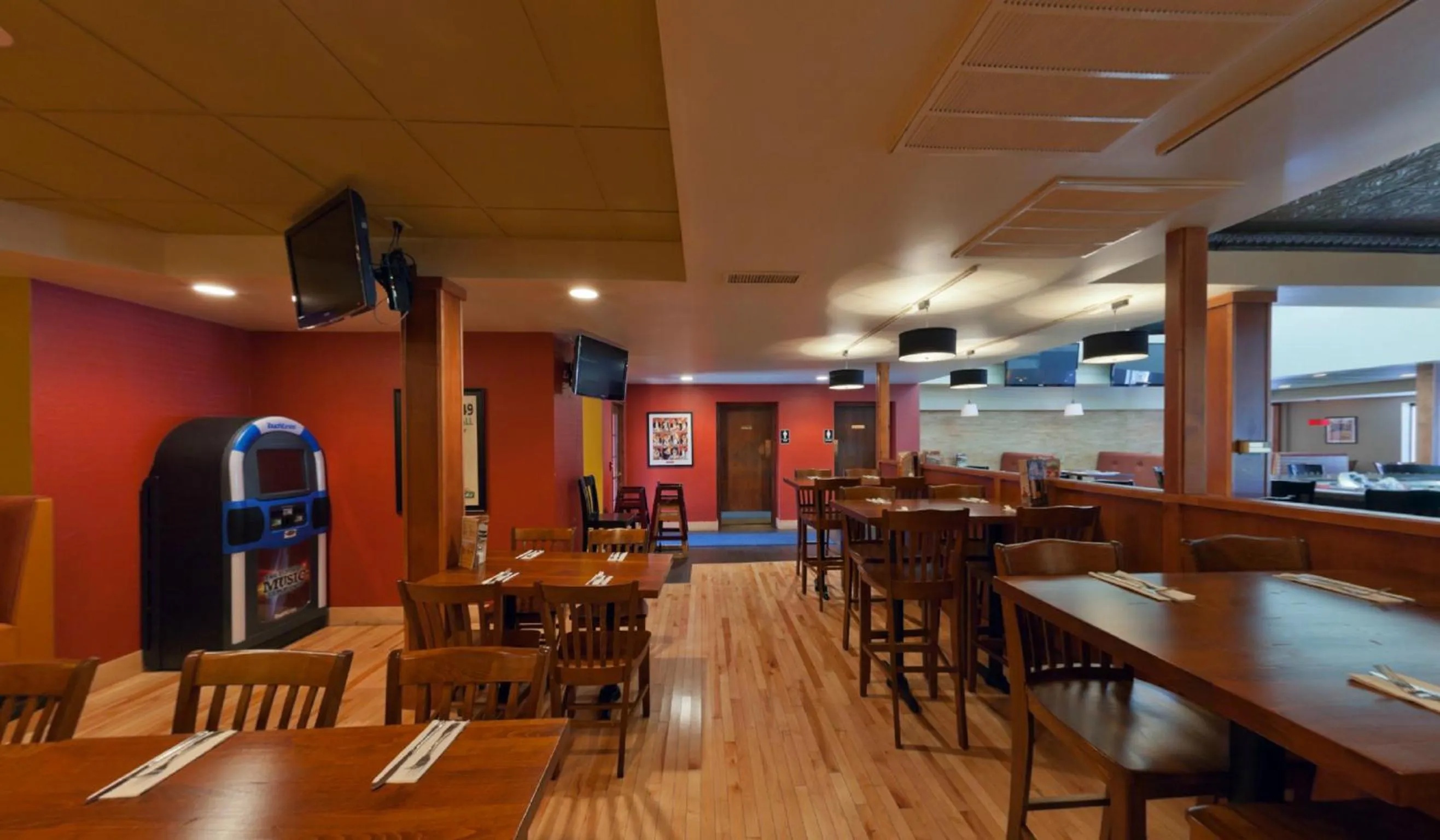 Restaurant/places to eat in Country Inn & Suites by Radisson, Woodbury, MN