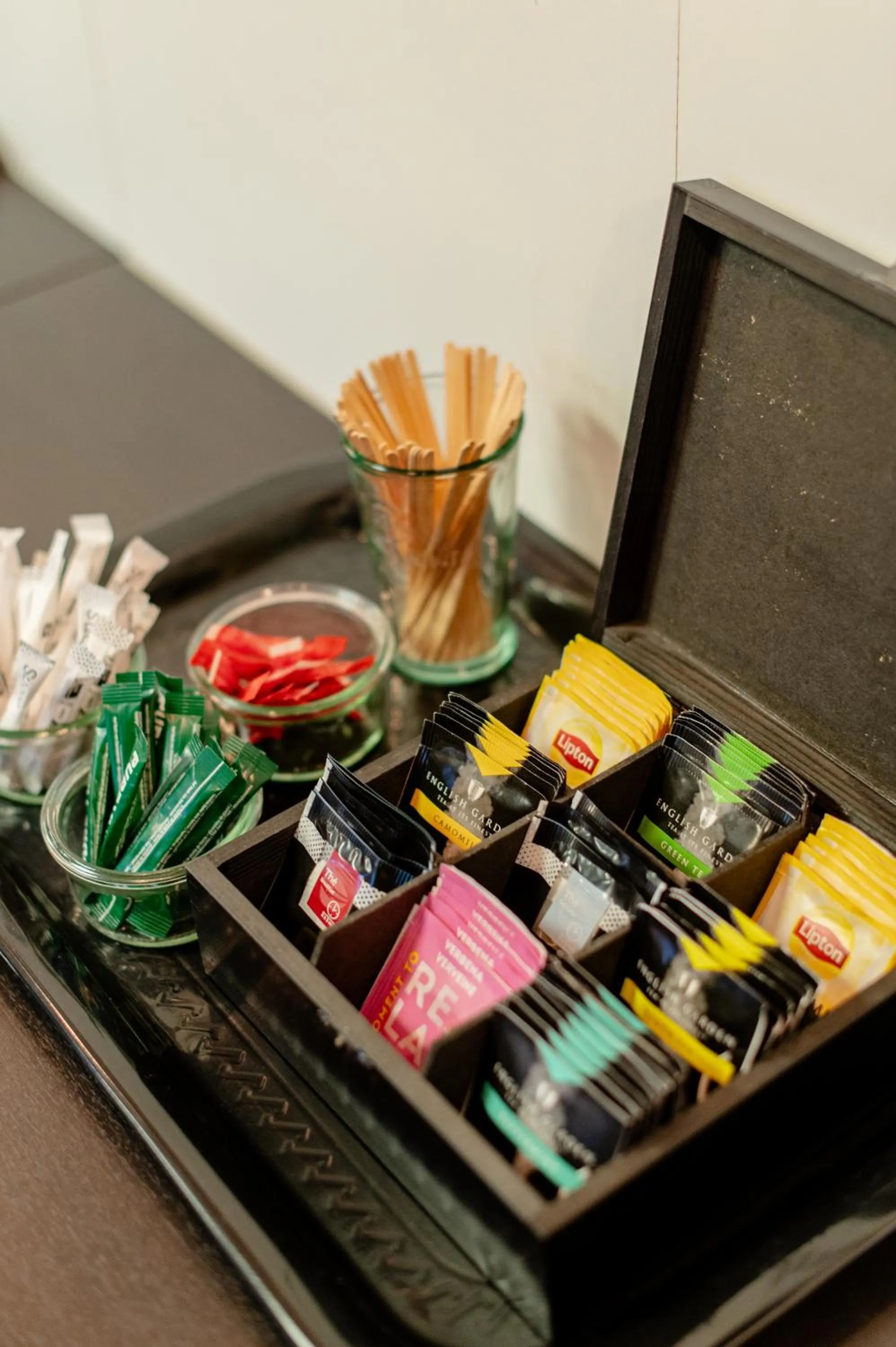 Coffee/tea facilities in Logis Hôtel Des Acacias Lille Neuville en Ferrain, Restaurant l'Acacias Gourmand