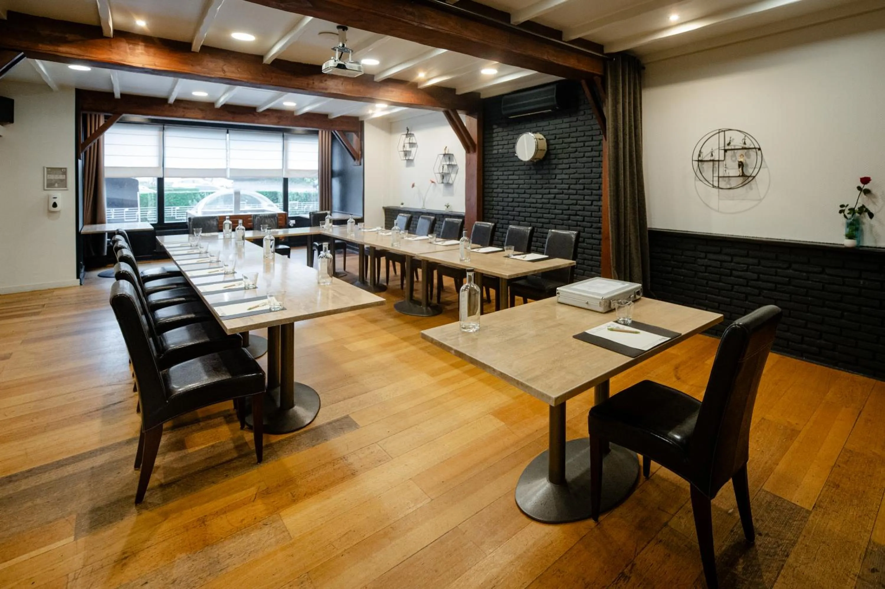 Meeting/conference room in Logis Hôtel Des Acacias Lille Neuville en Ferrain, Restaurant l'Acacias Gourmand