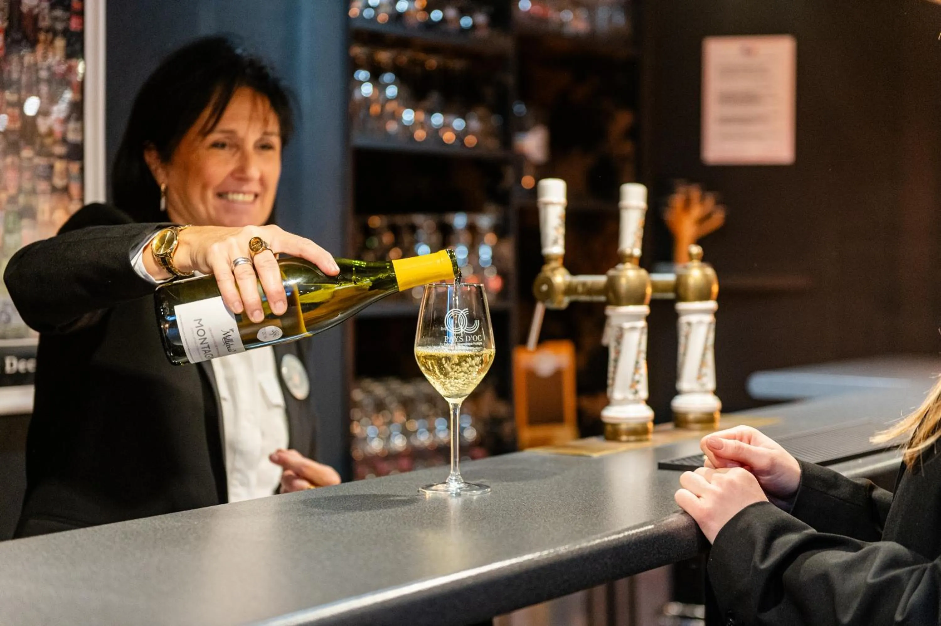 Lounge or bar in Logis Hôtel Des Acacias Lille Neuville en Ferrain, Restaurant l'Acacias Gourmand