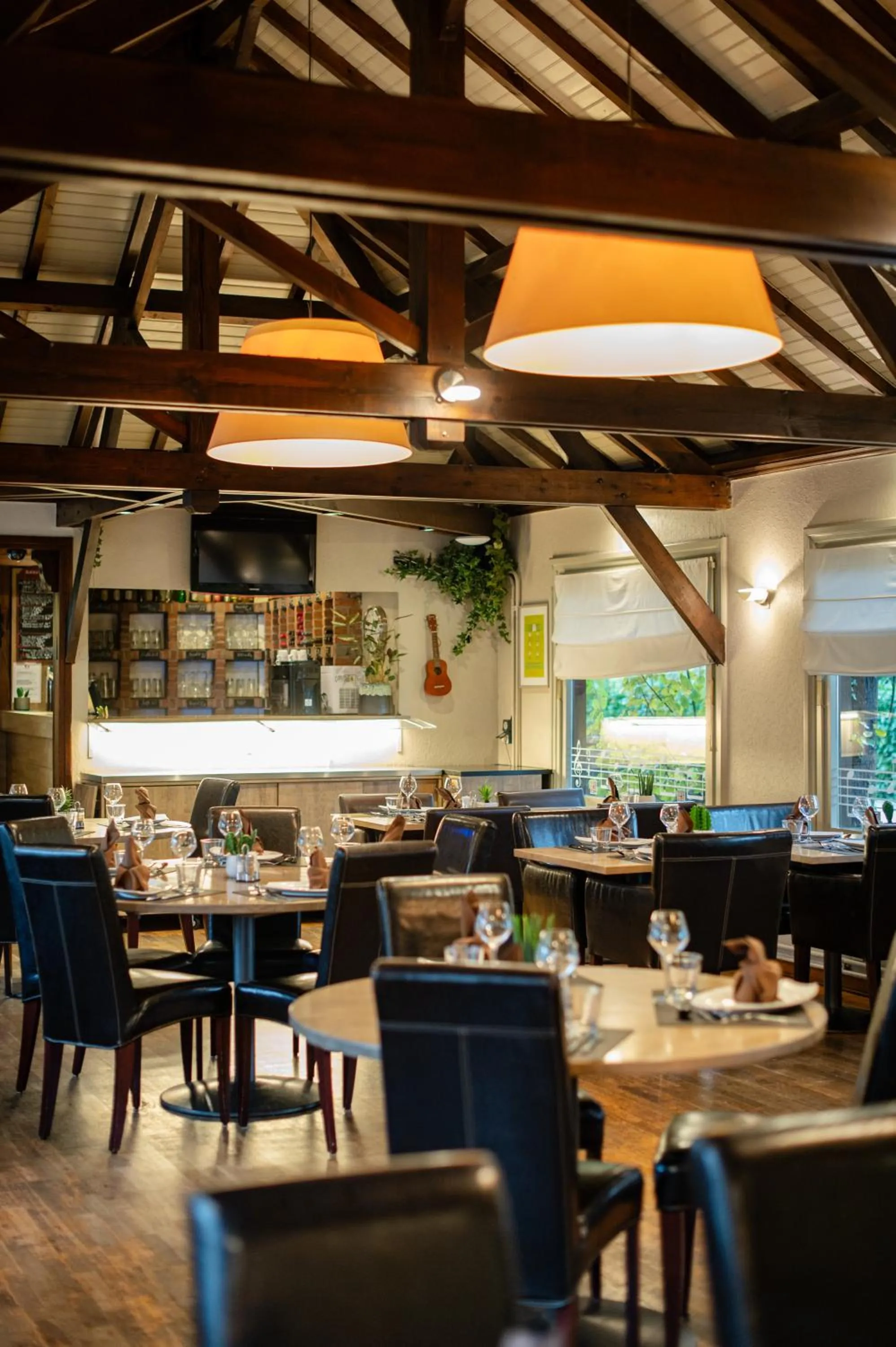 Restaurant/places to eat in Logis Hôtel Des Acacias Lille Neuville en Ferrain, Restaurant l'Acacias Gourmand