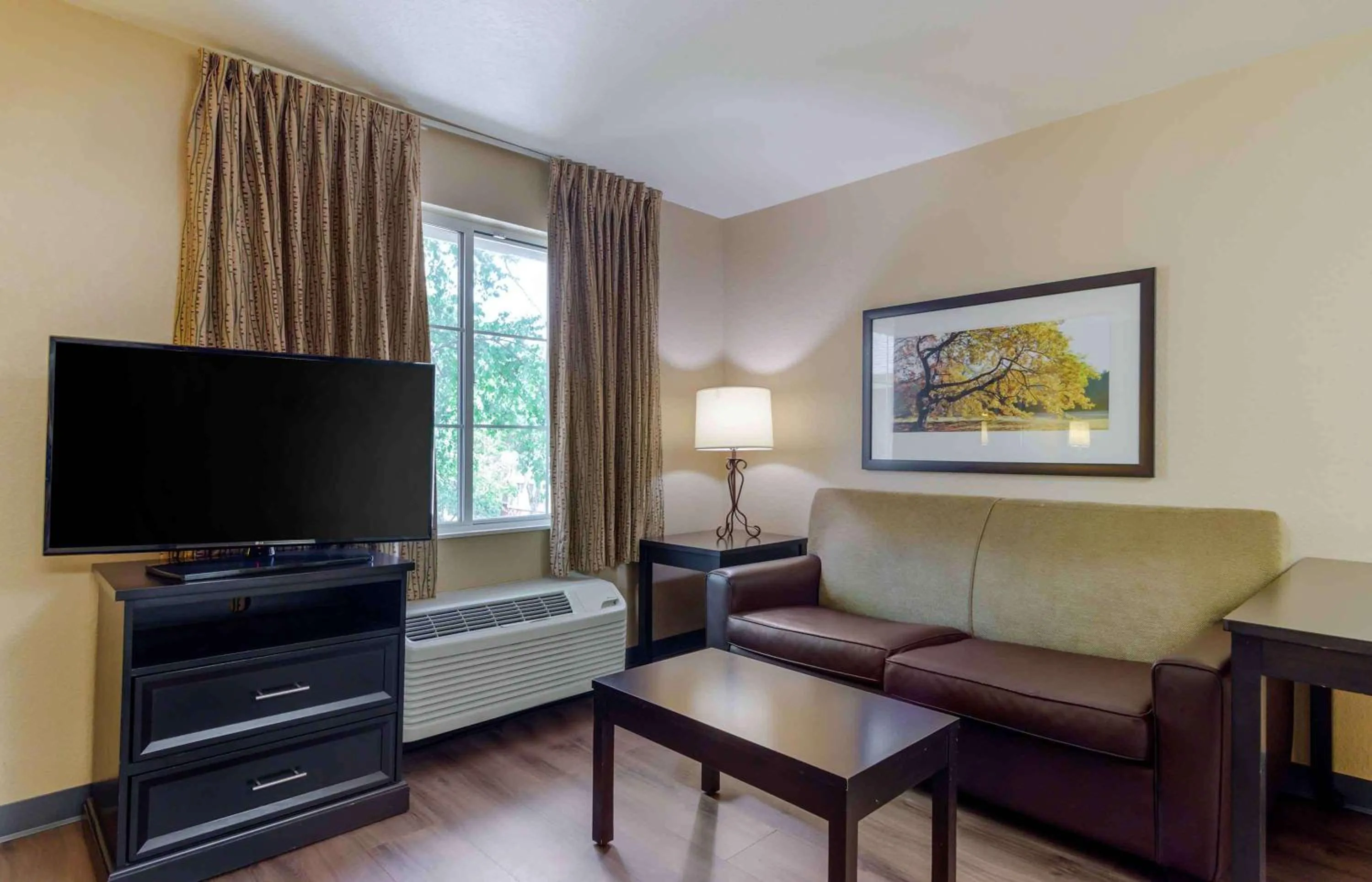 Bedroom in Extended Stay America Select Suites - Atlanta - Perimeter - Peachtree Dunwoody