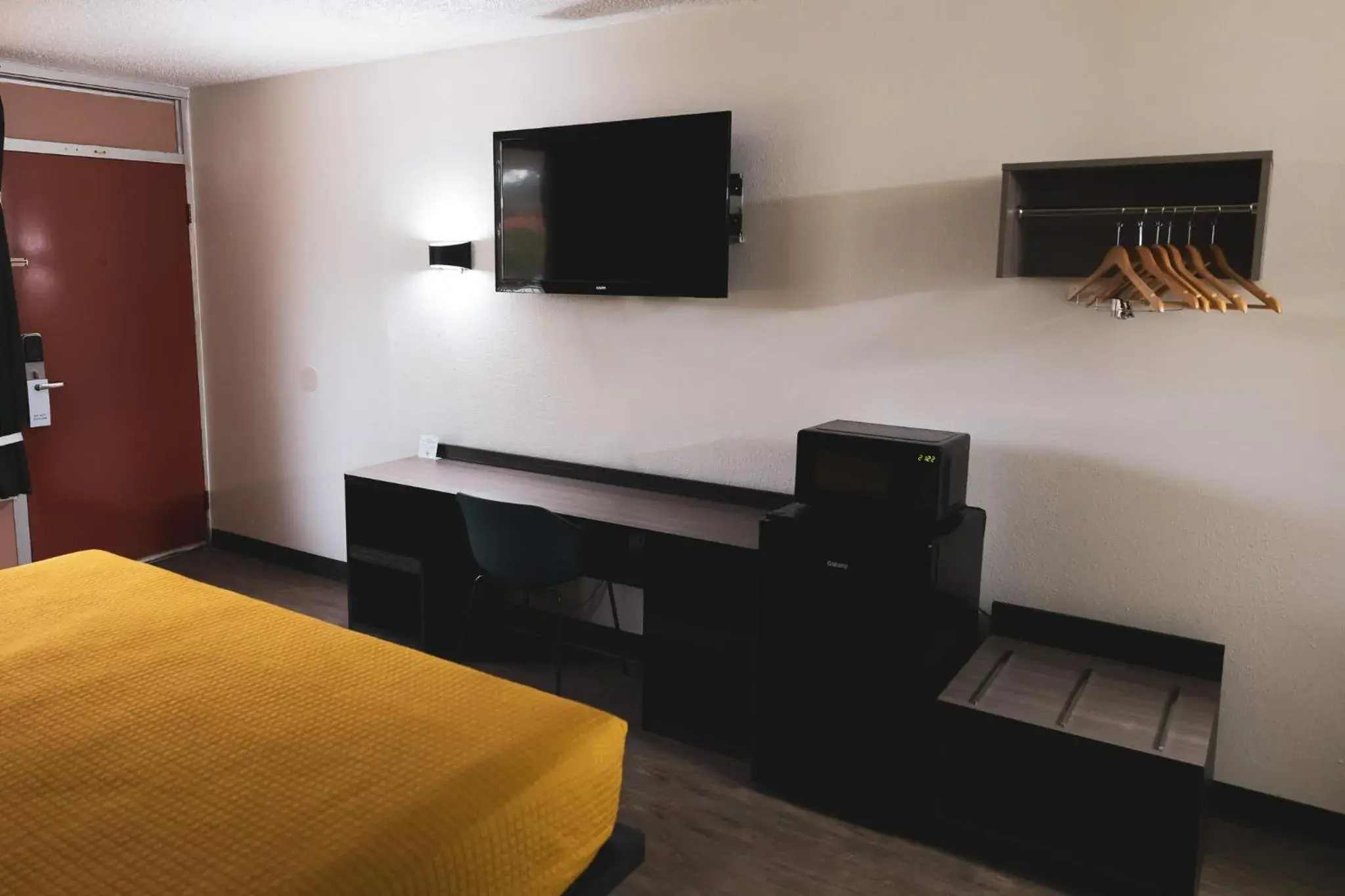 King Room - Non-Smoking in Express Inn & Suites King Room - Non-Smoking in Express Inn & Suites