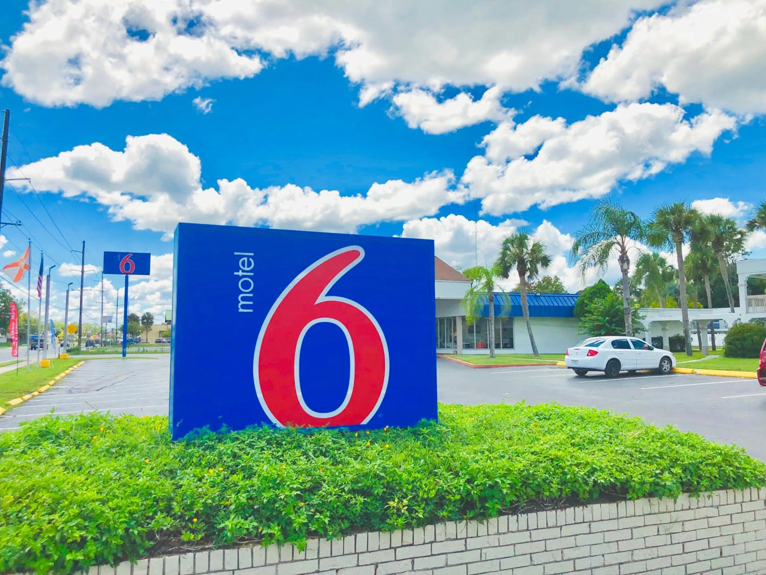 Property building in Motel 6-Starke, FL