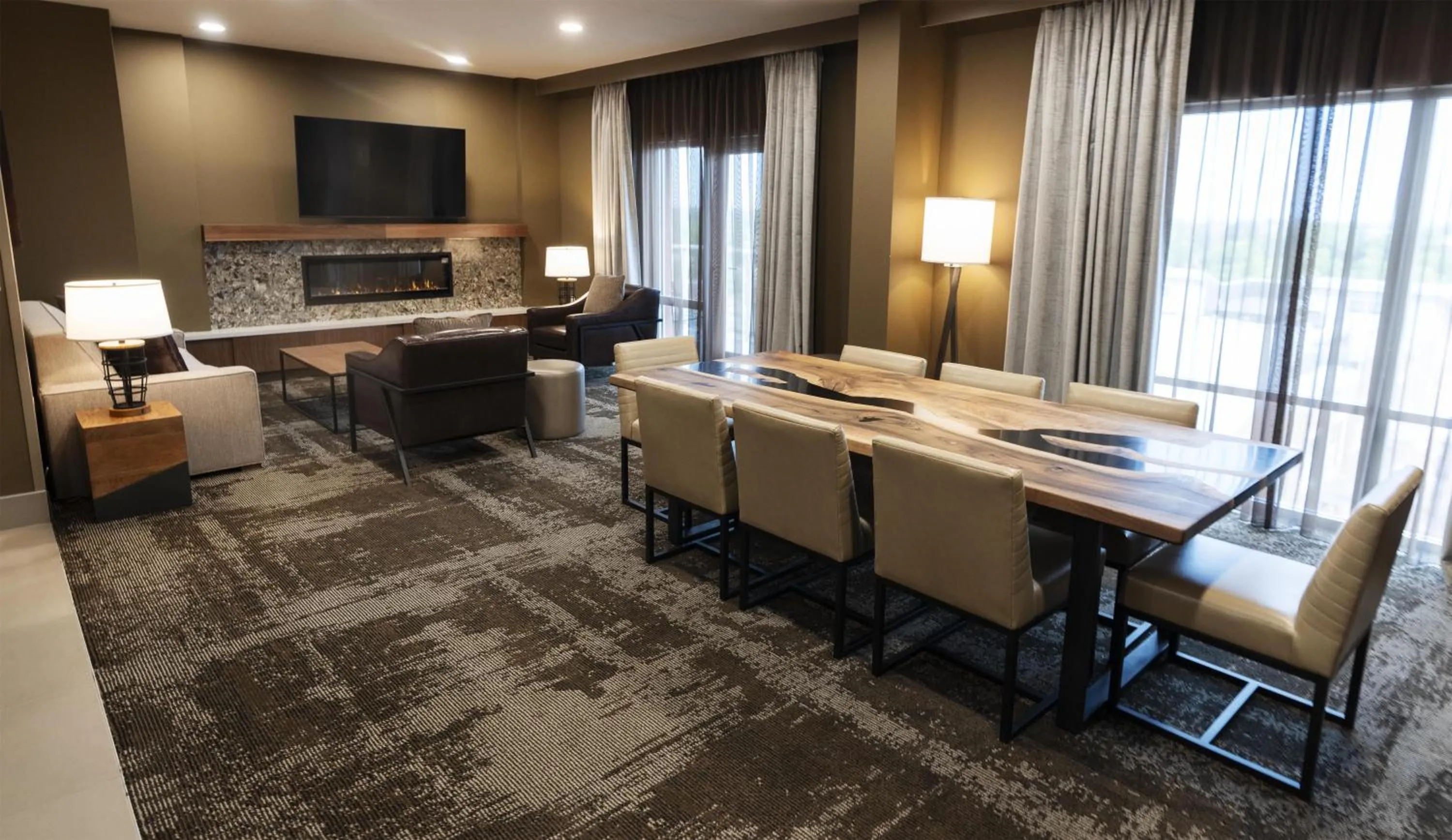 Living room in The Broadway Columbia - a DoubleTree by Hilton Hotel