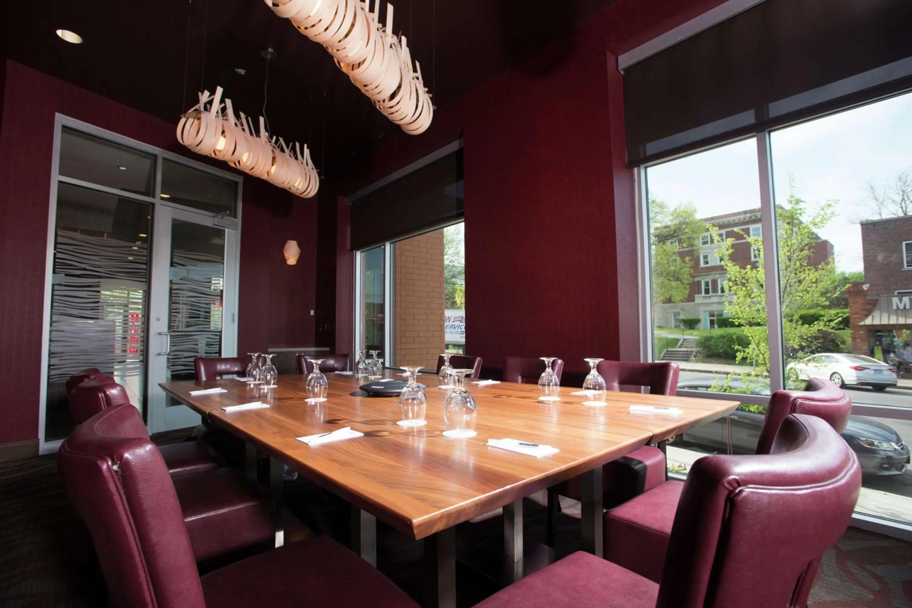 Restaurant/places to eat in The Broadway Columbia - a DoubleTree by Hilton Hotel