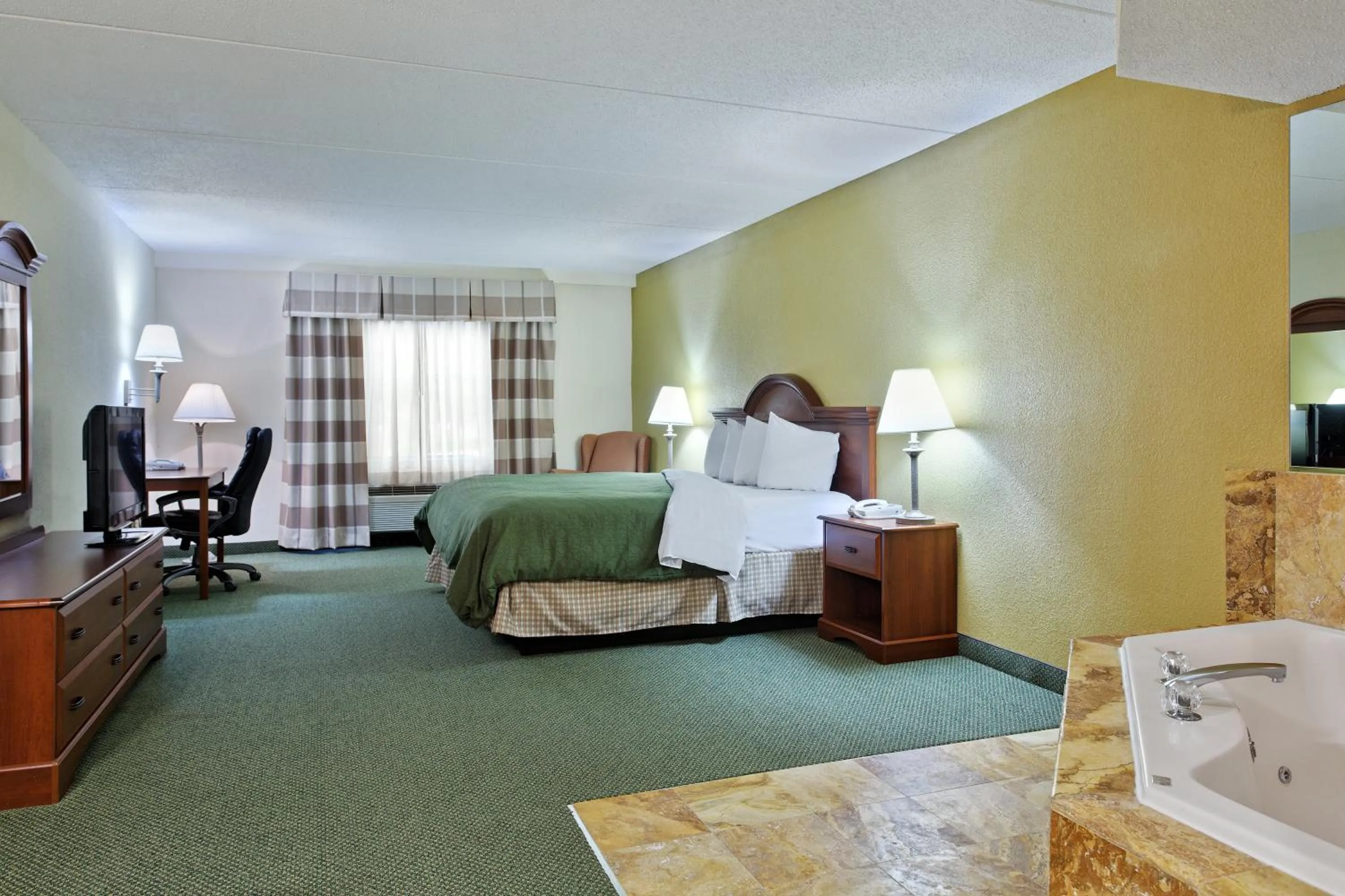 Bedroom, Bed in Country Inn & Suites by Radisson, Charlotte University Place, NC