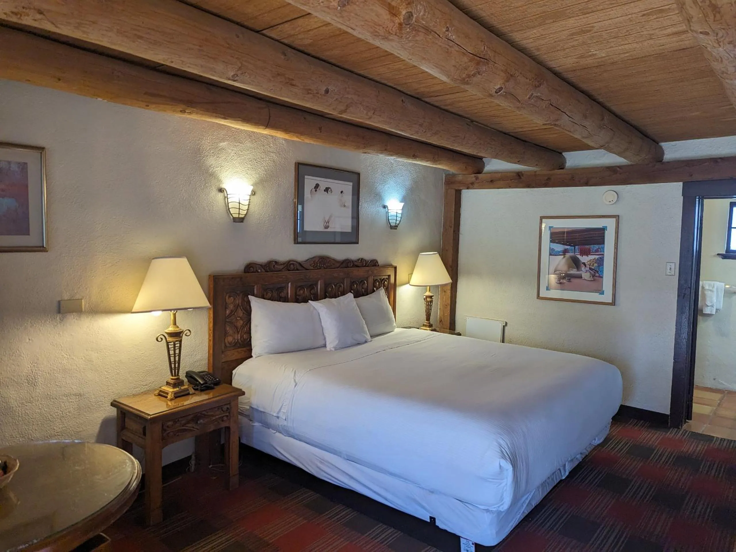 Bed in Sagebrush Inn & Suites
