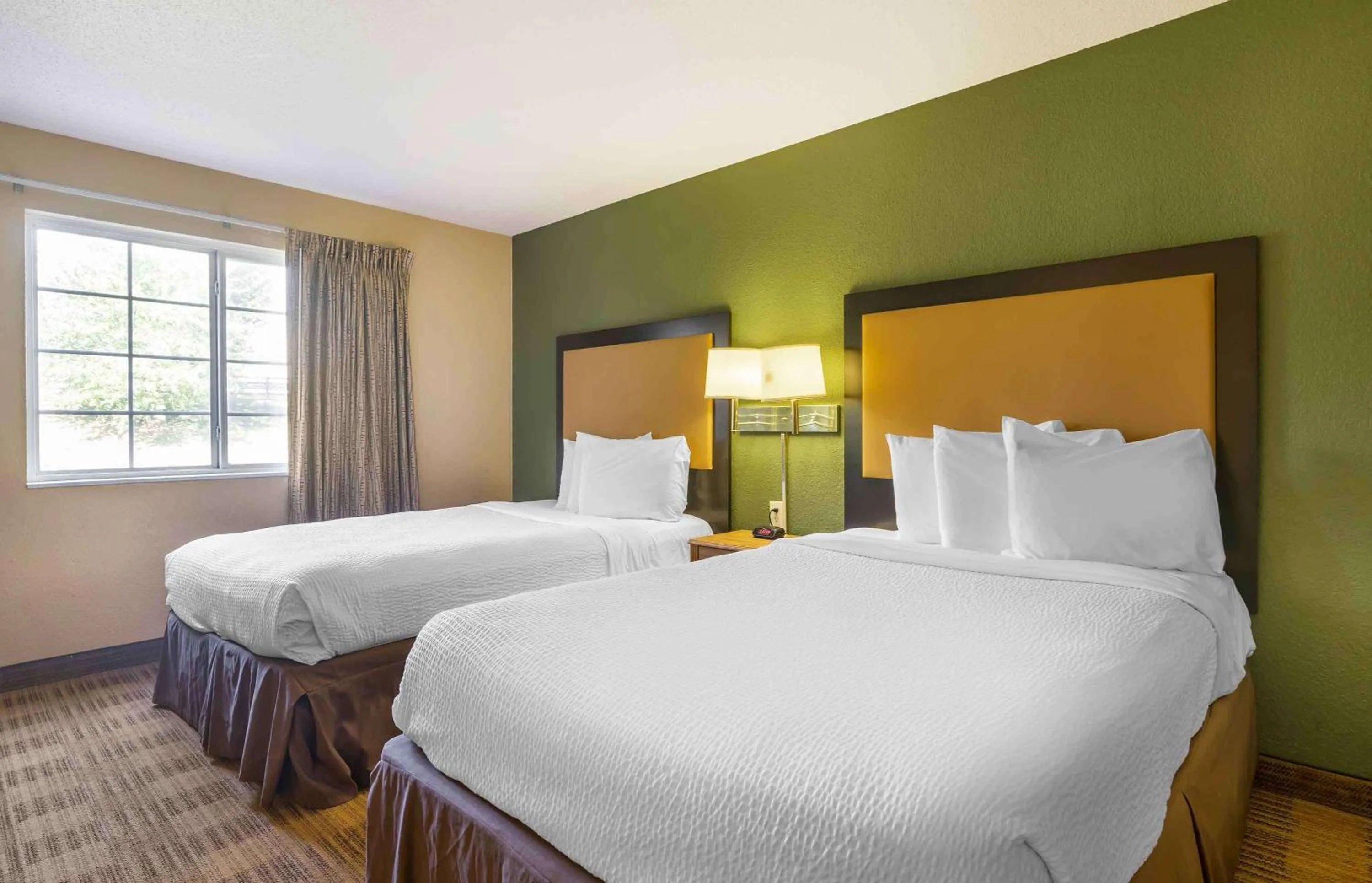 Bedroom, Bed in Extended Stay America Suites - Louisville - Alliant Avenue