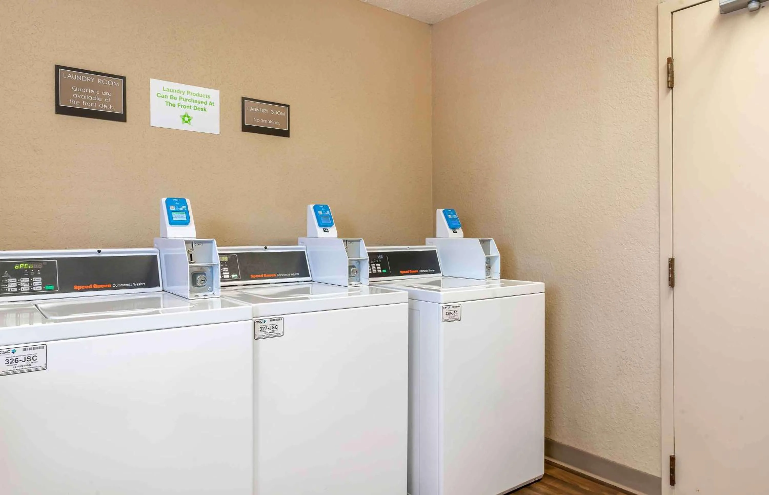 Property building in Extended Stay America Suites - Louisville - Alliant Avenue