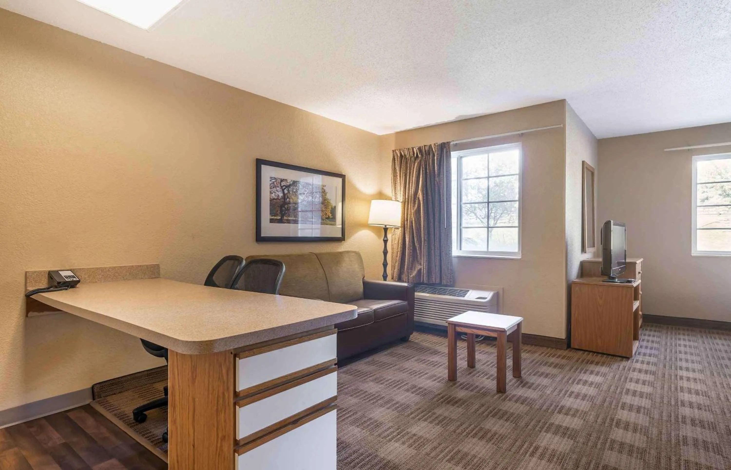 Bedroom in Extended Stay America Suites - Louisville - Alliant Avenue
