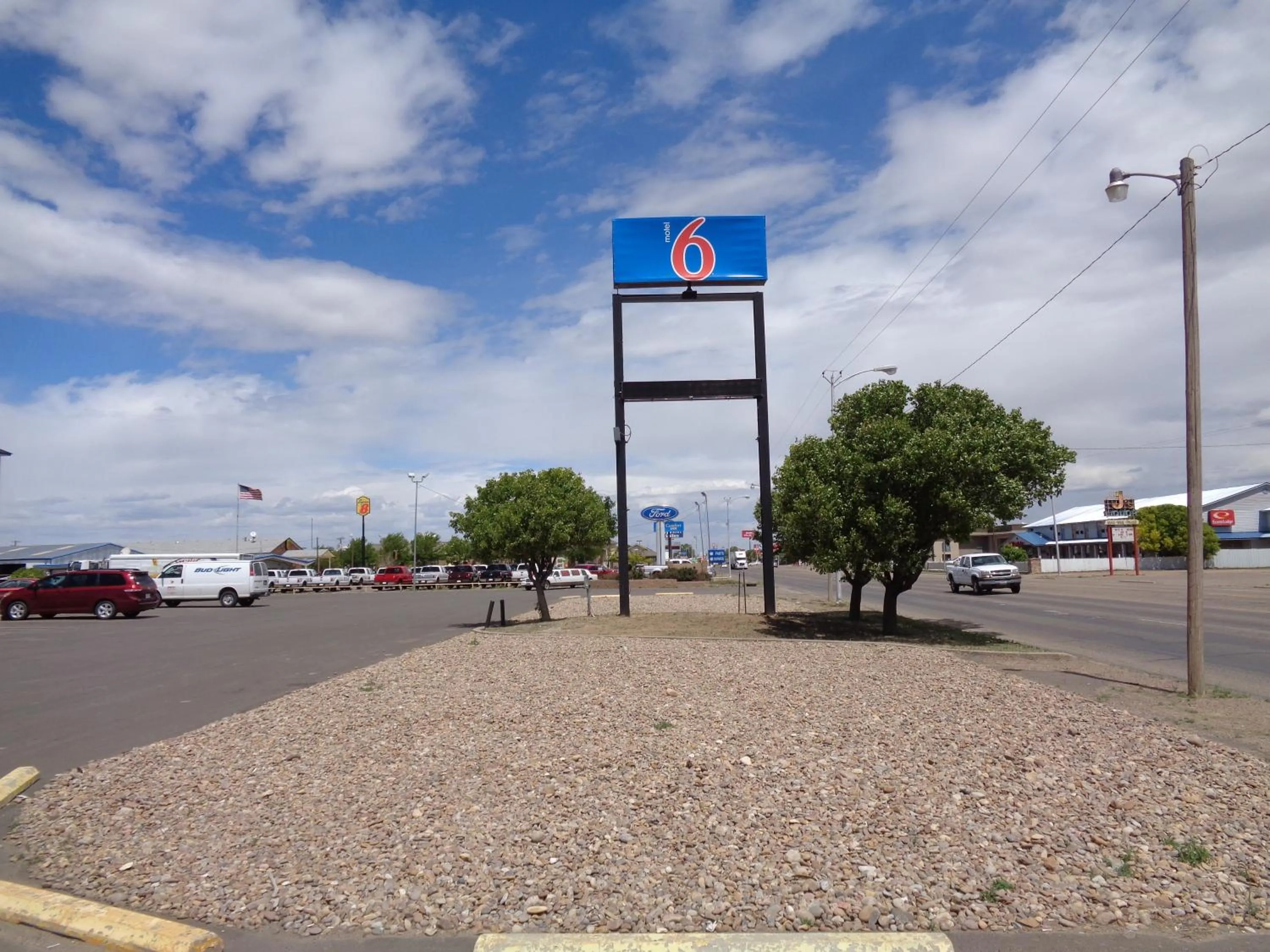 Property logo or sign in Motel 6 Dumas, TX