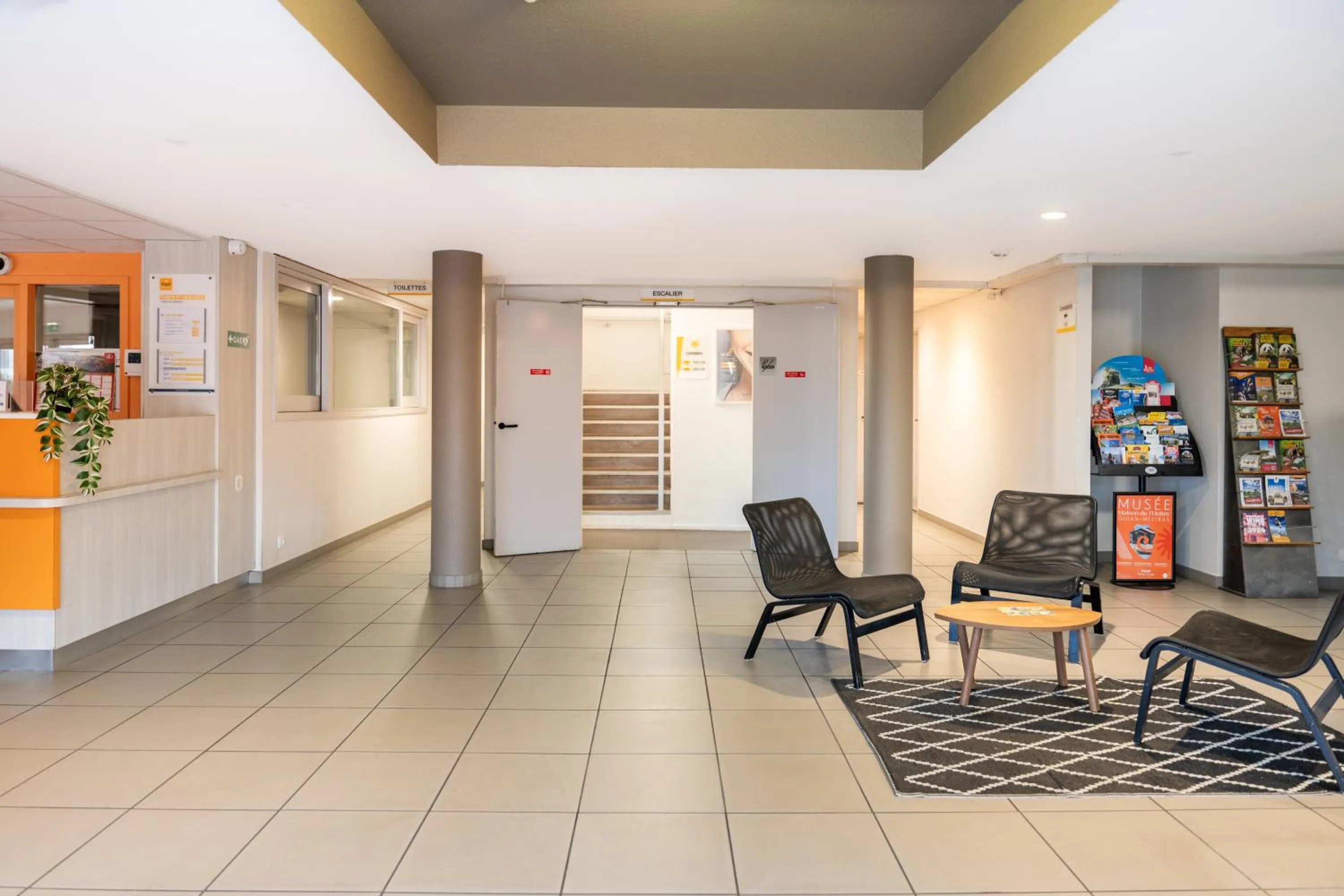 Lobby or reception in Premiere Classe Bordeaux Nord - Lac